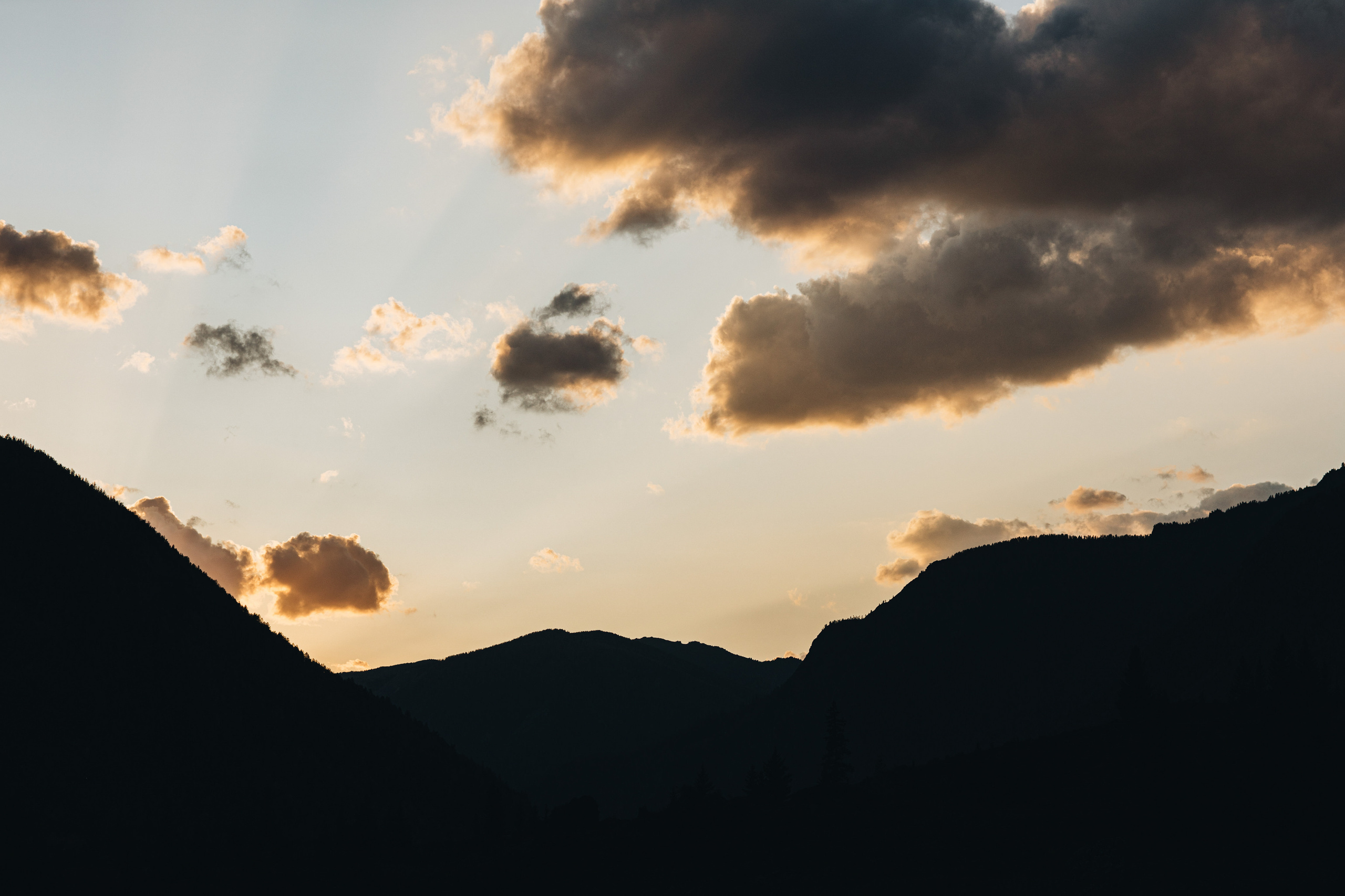 Portland, Seattle, Bend & Oregon Coast Elopement & Wedding Photography | J & J Mountain Adventure by Georgy Shishkin. Capturing Love in the Heart of the Pacific Northwes