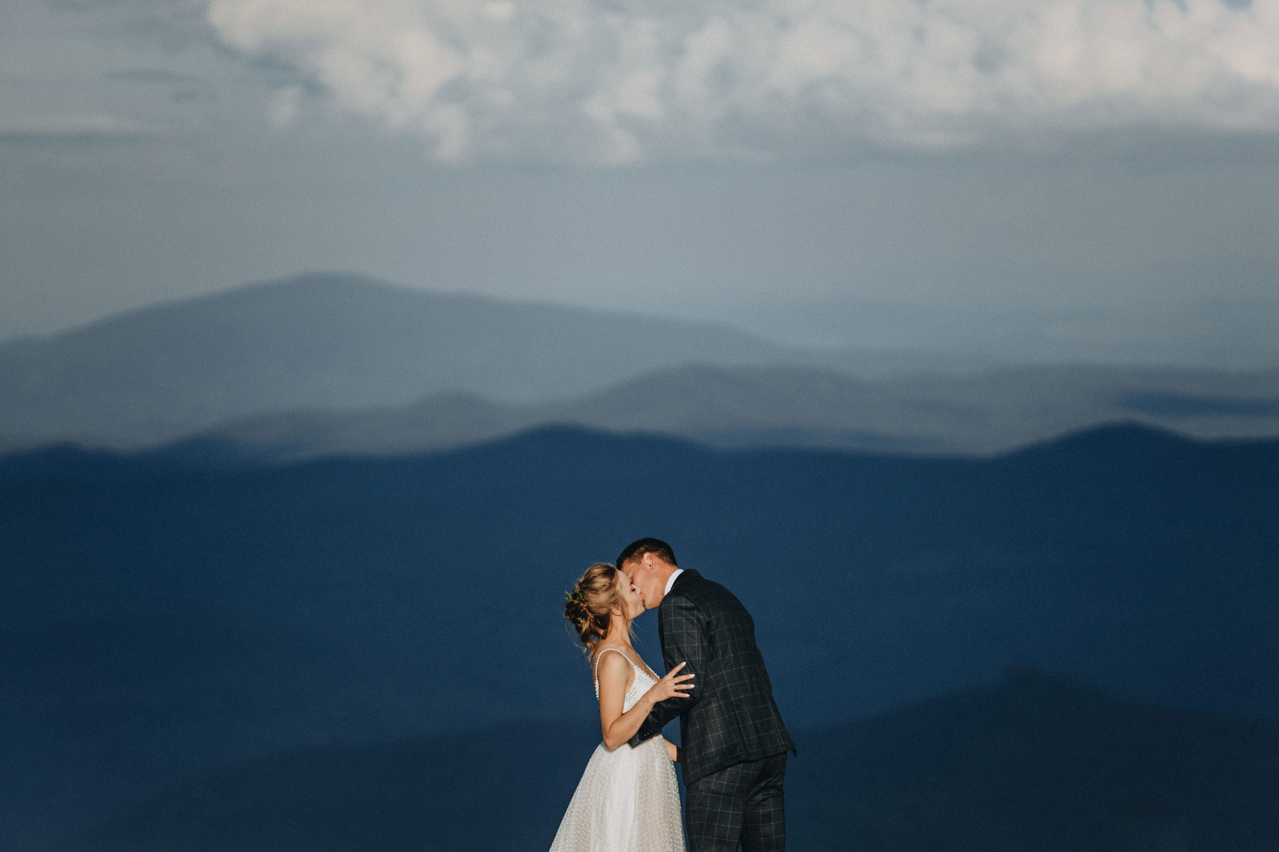 Mountain Wedding Photography in Portland, Seattle, Bend & Oregon Coast | Tonya & Sergey by Georgy Shishkin. Capturing Love in the Heart of the Pacific Northwes