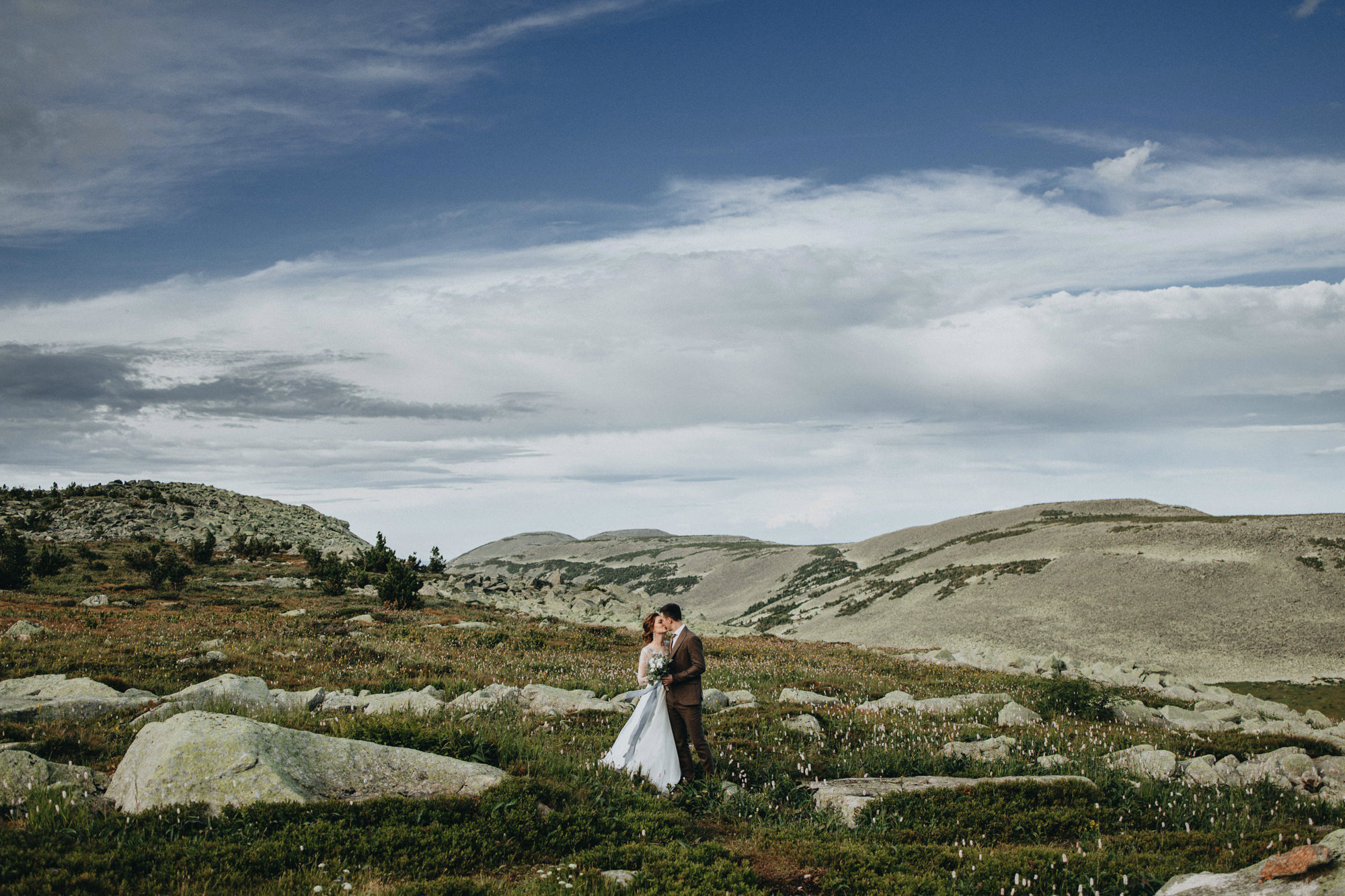 Kate & Ilya's Mountain Elopement | Georgy Shishkin Photography in Portland, Seattle, Bend & Oregon Coast. Capturing Love in the Heart of the Pacific Northwes