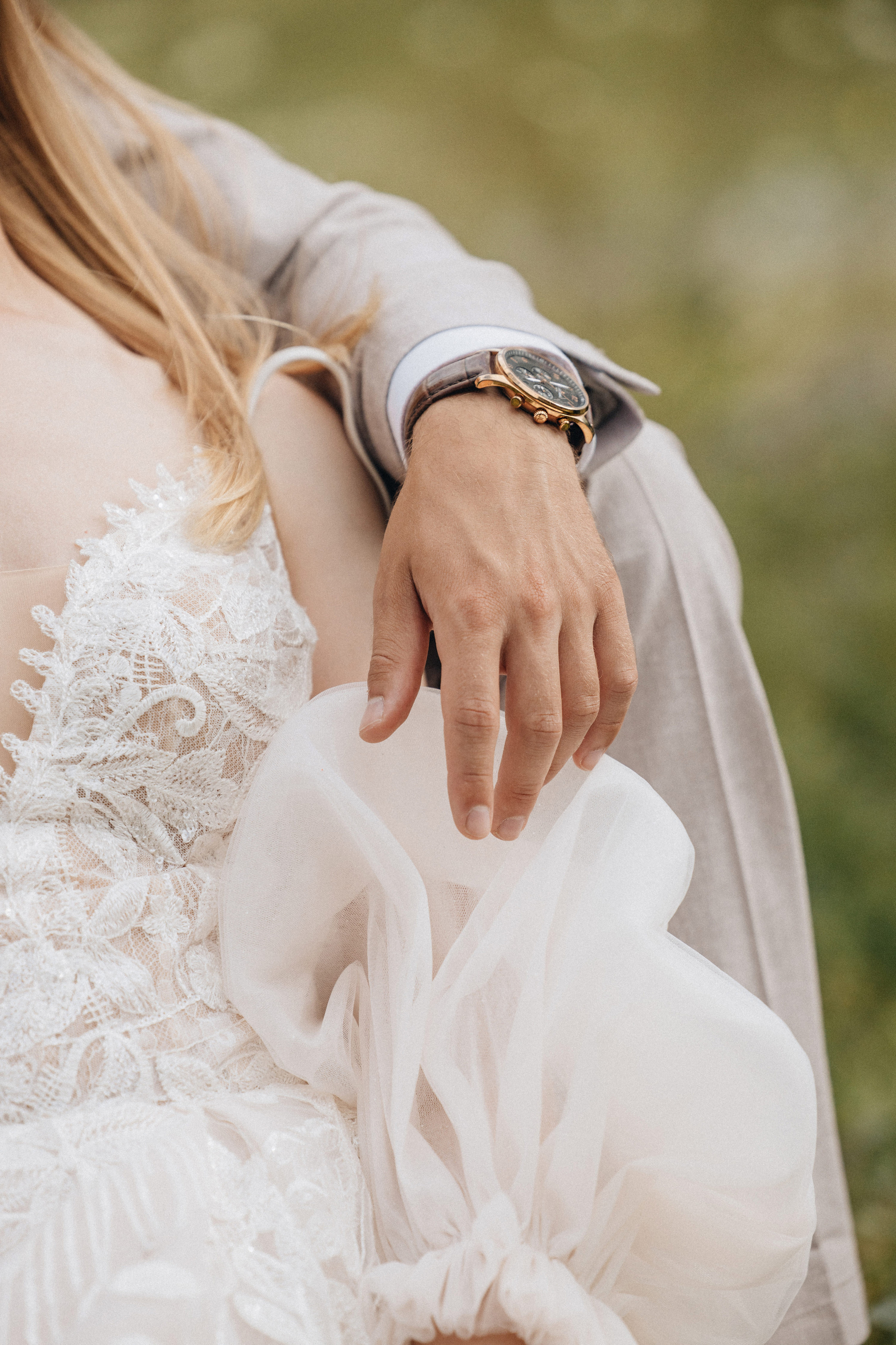 Intimate Mountain Elopement Photography in Portland, Seattle, Bend & Oregon Coast | Ksy & Max | Georgy Shishkin. Capturing Love in the Heart of the Pacific Northwes