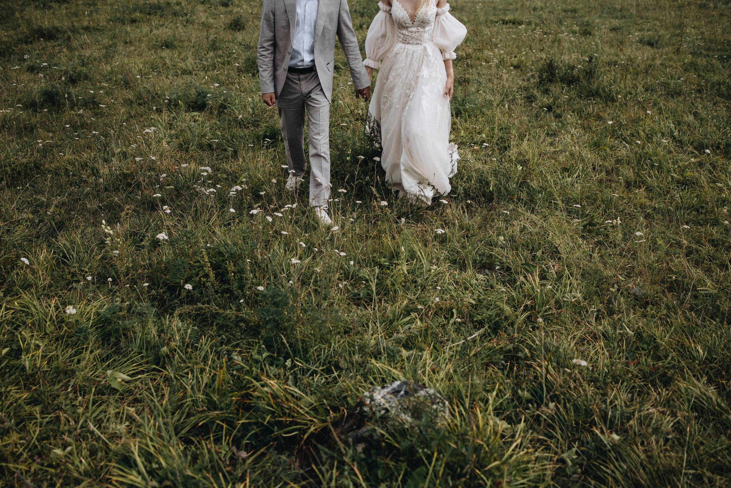 Intimate Mountain Elopement Photography in Portland, Seattle, Bend & Oregon Coast | Ksy & Max | Georgy Shishkin. Capturing Love in the Heart of the Pacific Northwes