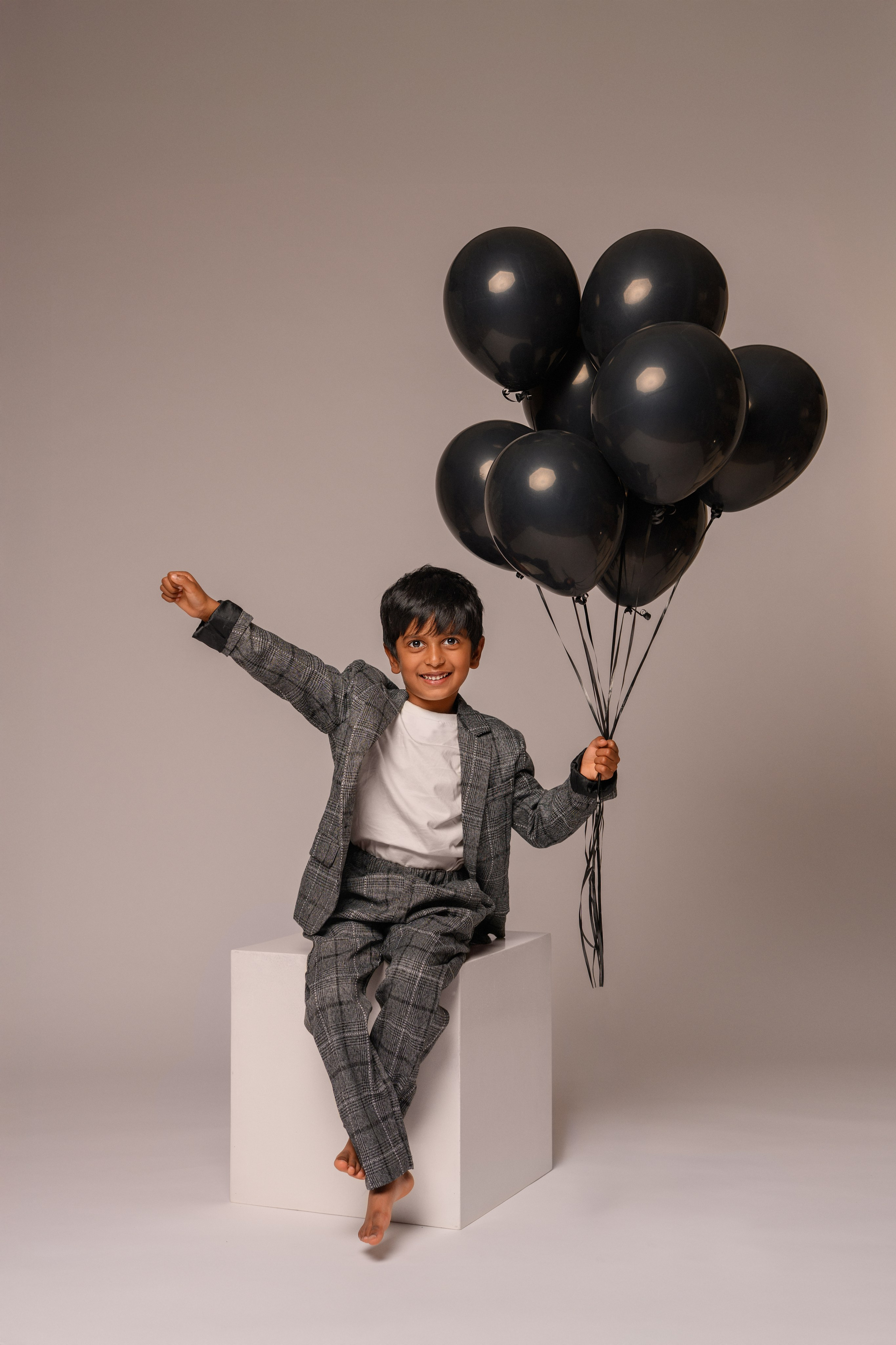 Mounica’s family. Wedding & portrait photography in the Seattle Area. Helen Michelle photographer