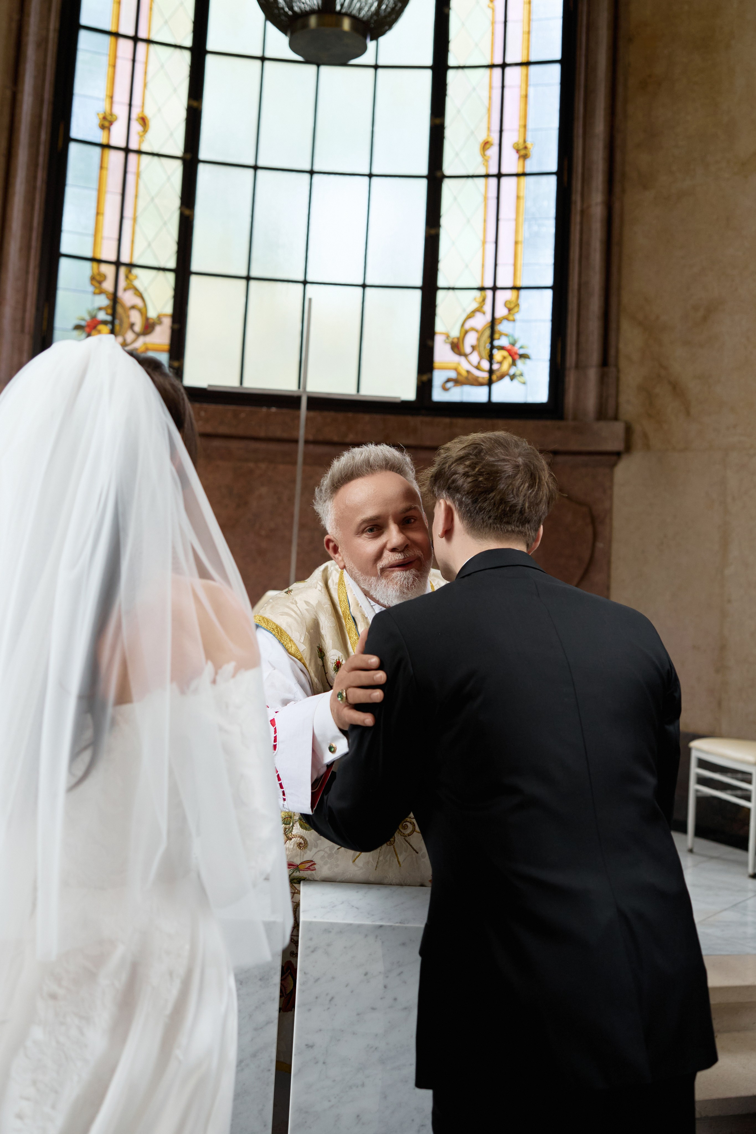 Wiktoria & Kacper. Pałac Goetz. Fotograf ślubny i rodzinny w Krakowie Yana Klymova