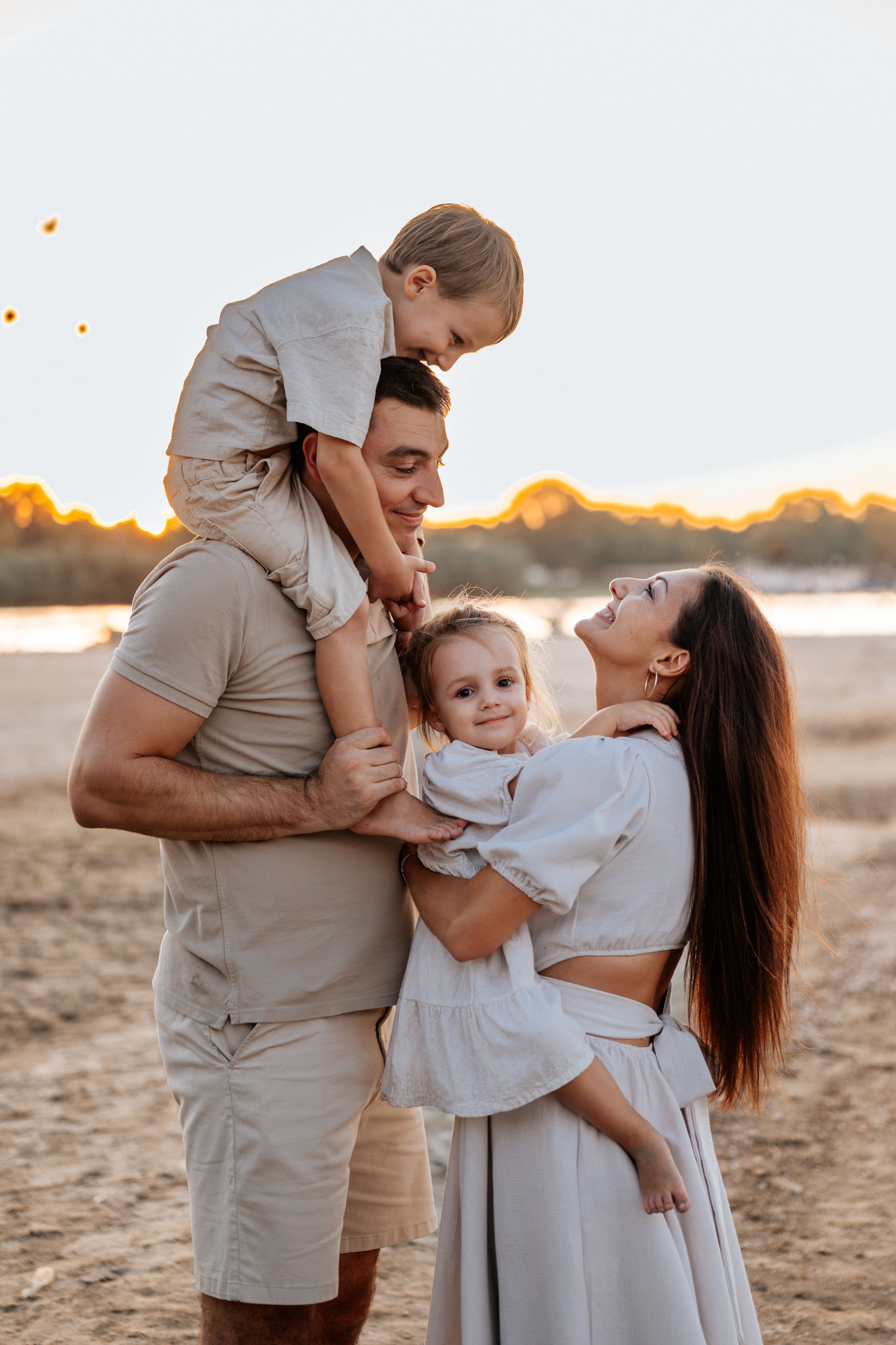 Anja, Nikola, Adam i Hana - porodično fotografisanje. Dečiji i porodični fotograf