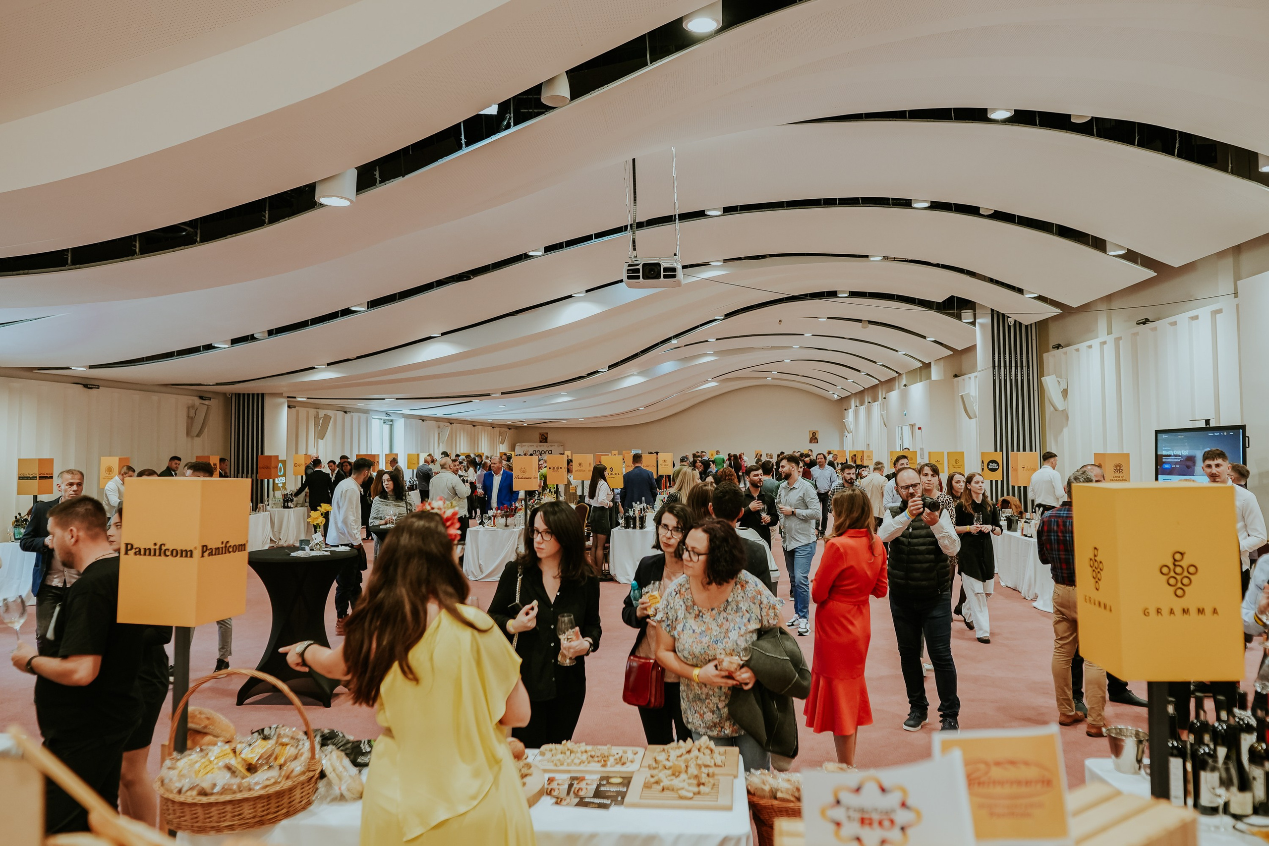 Hai cu Pluta — Wine Event. MARINABUGS