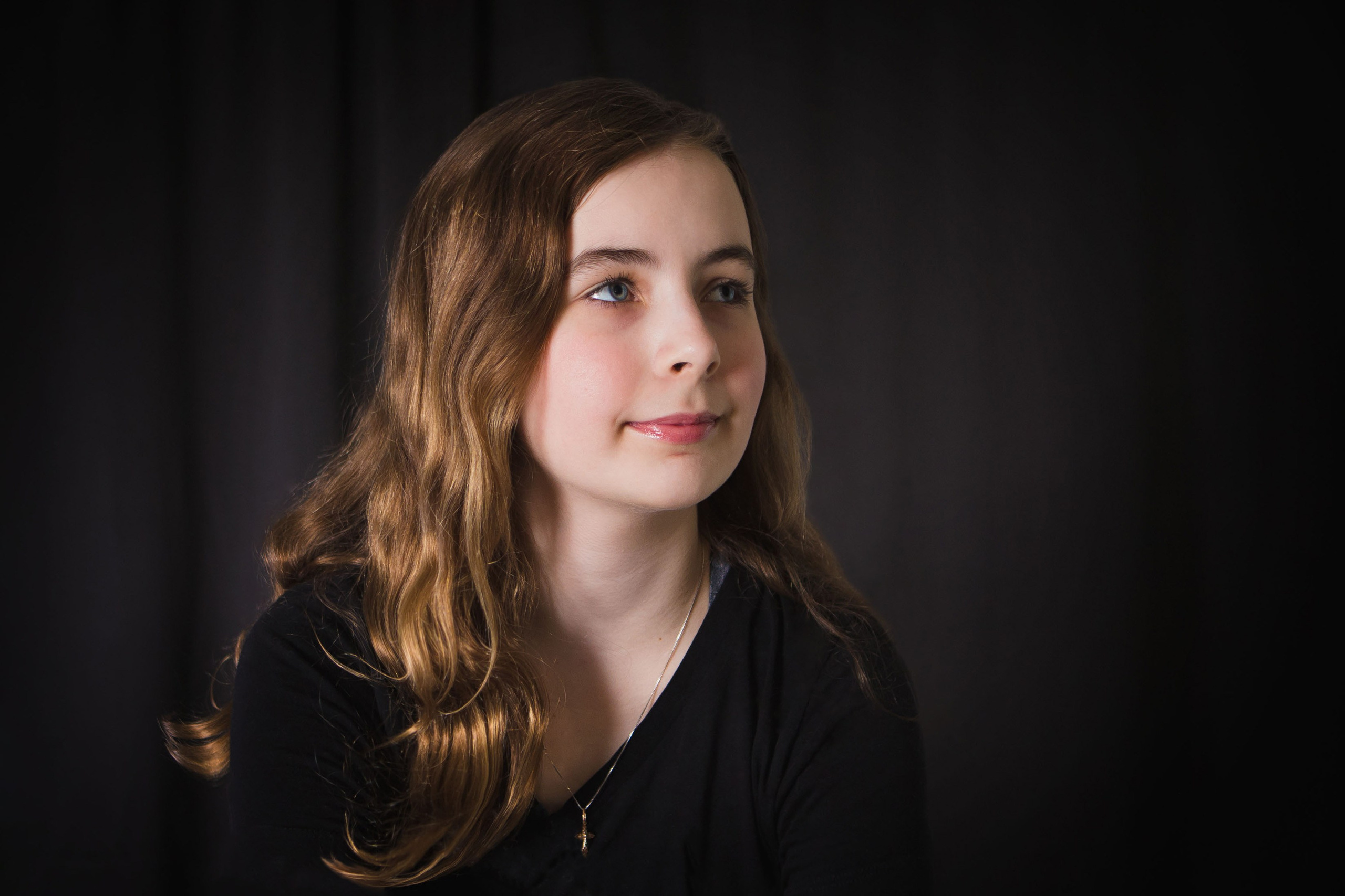 Studio Solo Portrait. YuAnna studio. Family & Kids Photographer in Seattle area, located in