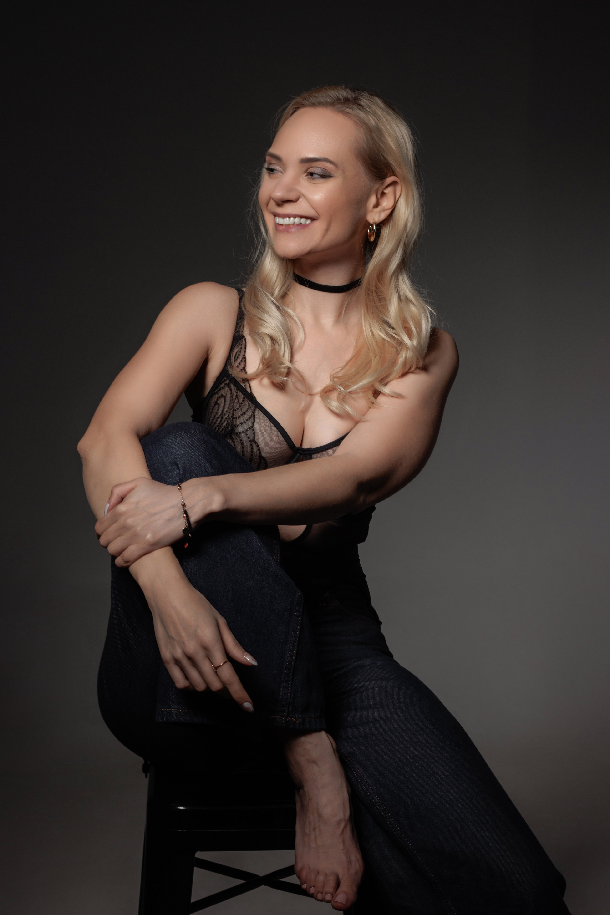 Sesión de fotos de retrato de una chica en el estudio. Fotógrafo de retrato, familia y reportajes en Valencia | España | Europa Vitalii Lumier