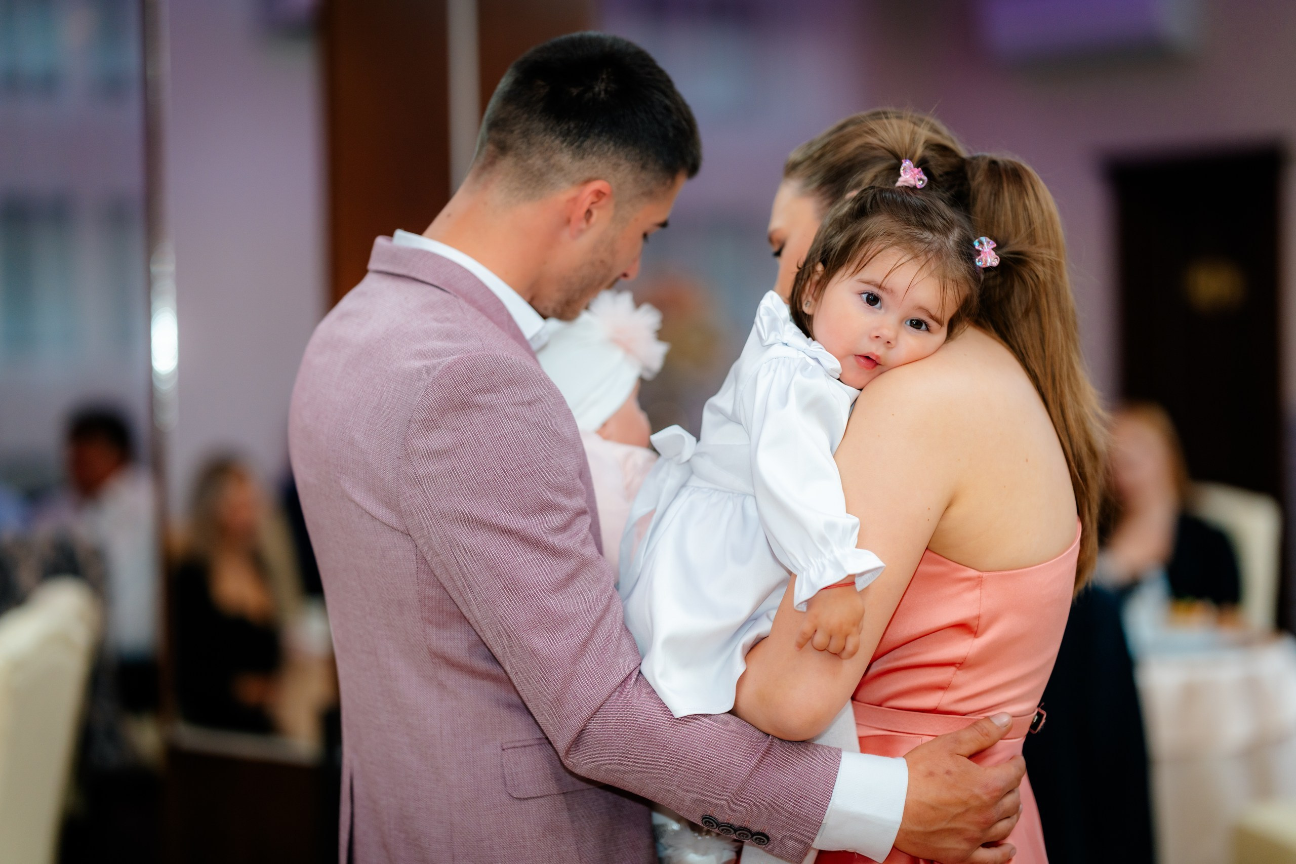 fotograf botez Miruna Parascheva, fotografie botez Botoșani, fotograf Alin Chirilă, amintiri botez, fotografii botez, botez Miruna Parascheva, fotograf copii, fotografie botez în Botoșani-alt="botez Miruna Parascheva, fotografie botez Alin Chirilă, amintiri botez, fotografii emoționante botez Botoșani"-- fotografii-botez-bebelus- amintiri-botez-micuț- moment-sfânt-crestinare- fotografie-emotionanta-botez- detalii-botez-bebelusi- parinti-fericiti-la-botez- fotograf-botez-profesionist- botez-in-biserica-ortodoxa- micuț-botezat-cu-emoție- zâmbete-și-lacrimi-la-botez- bebeluș-la-cristelniță- decor-botez-colorat- botez-cu-dragoste-și-credință- emotie-pura-la-botez- fotograf-botez-botosani- botez-iasi-suceava-fotograf- amintiri-nepretuite-botez