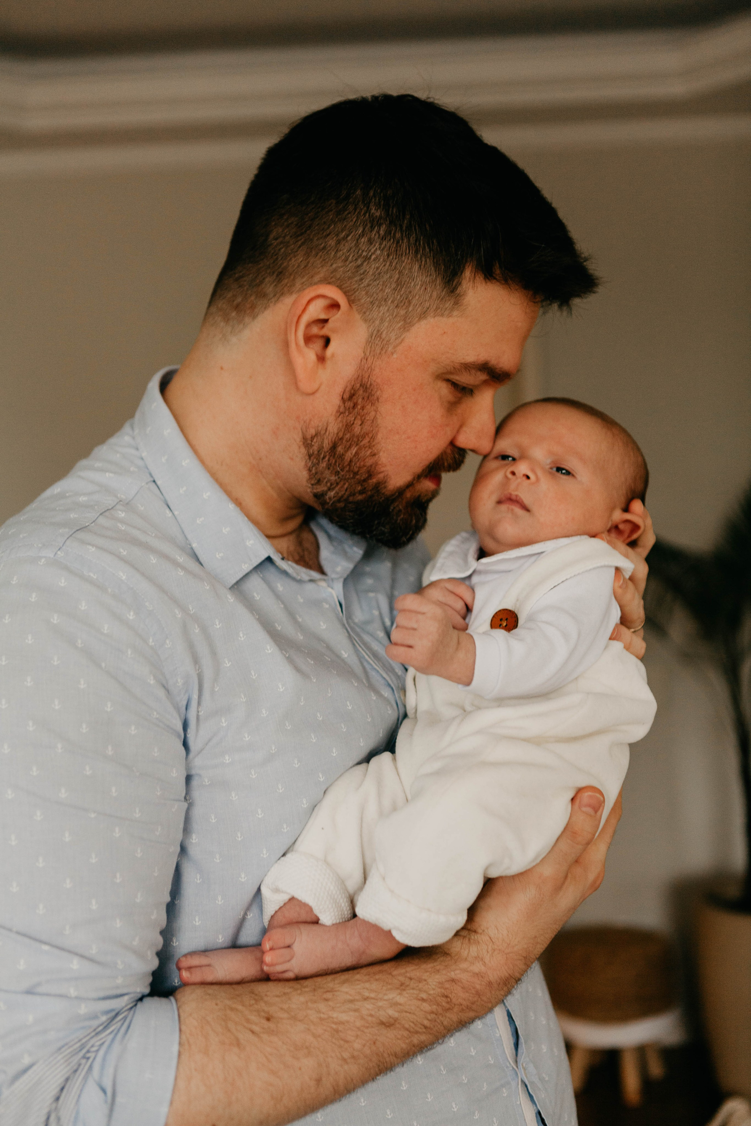 Bebê em casa. Fotógrafa de família
