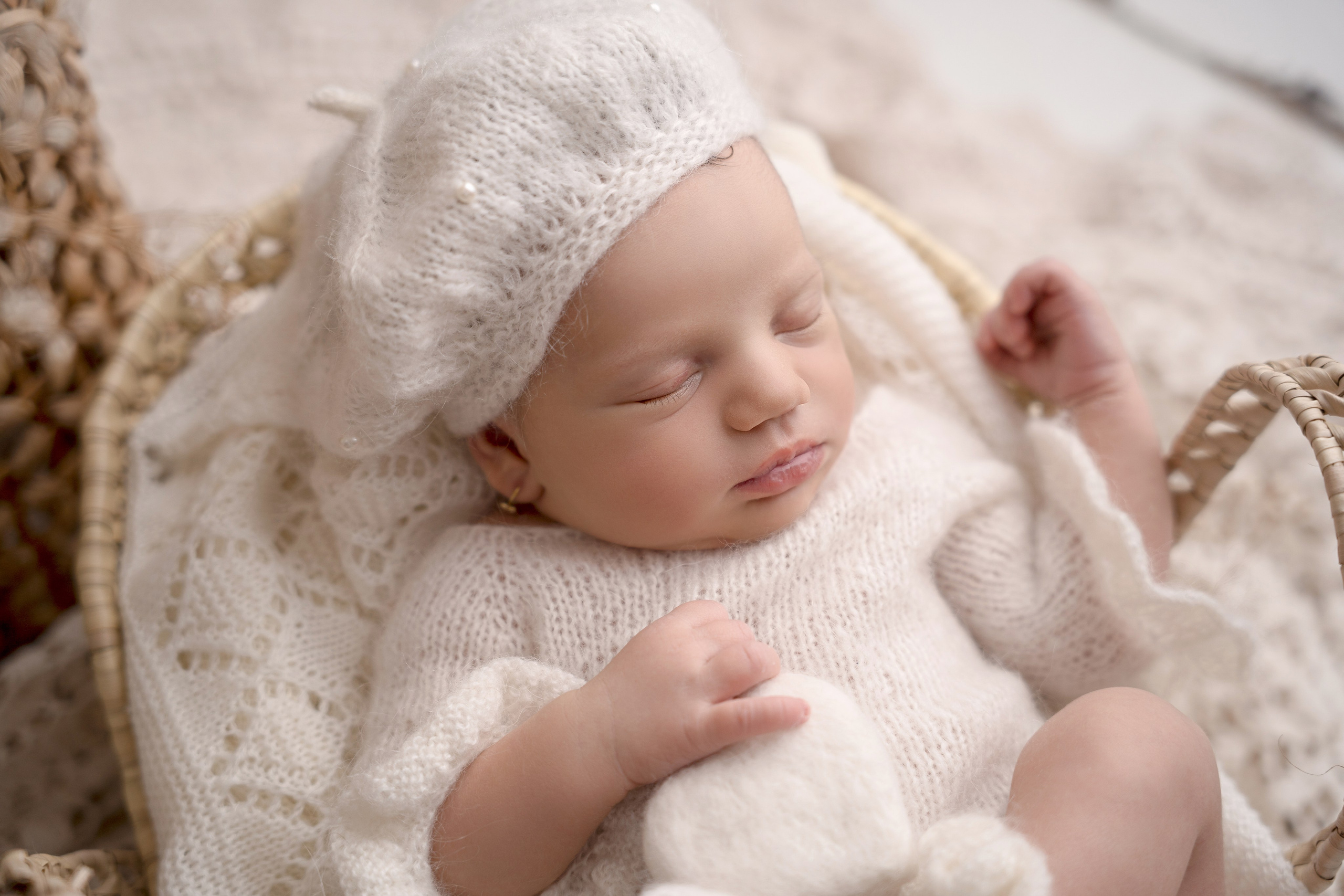 Newborn. Fotograf maternitate, nou-născuți și familie în Cluj-Napoca | Roxana Rusu