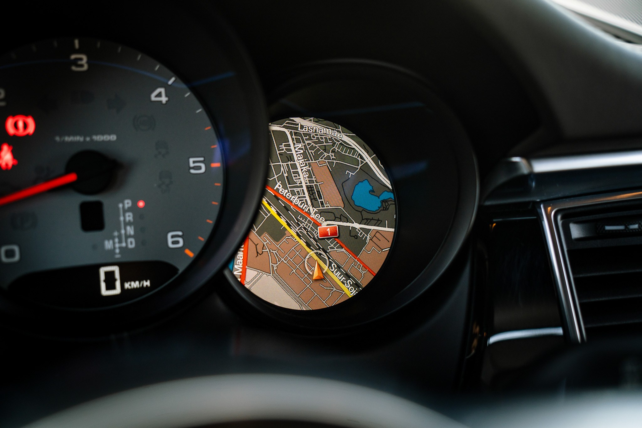 PORSCHE macan. LOHA VISUALS — AUTOMOTIVE PHOTOGRAPHY