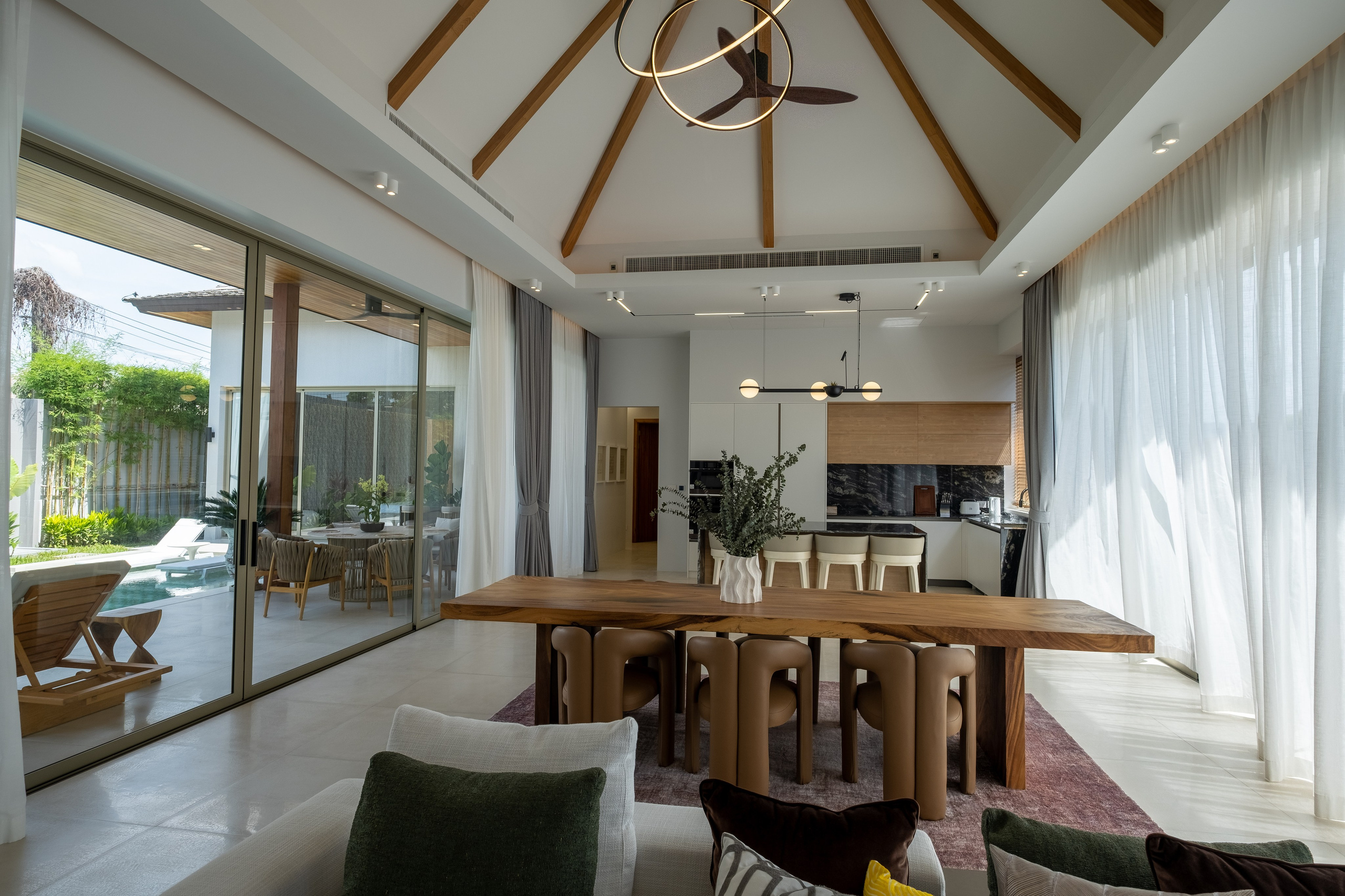 Фотографии интерьеров в формате HDR. Видеограф на Пхукете