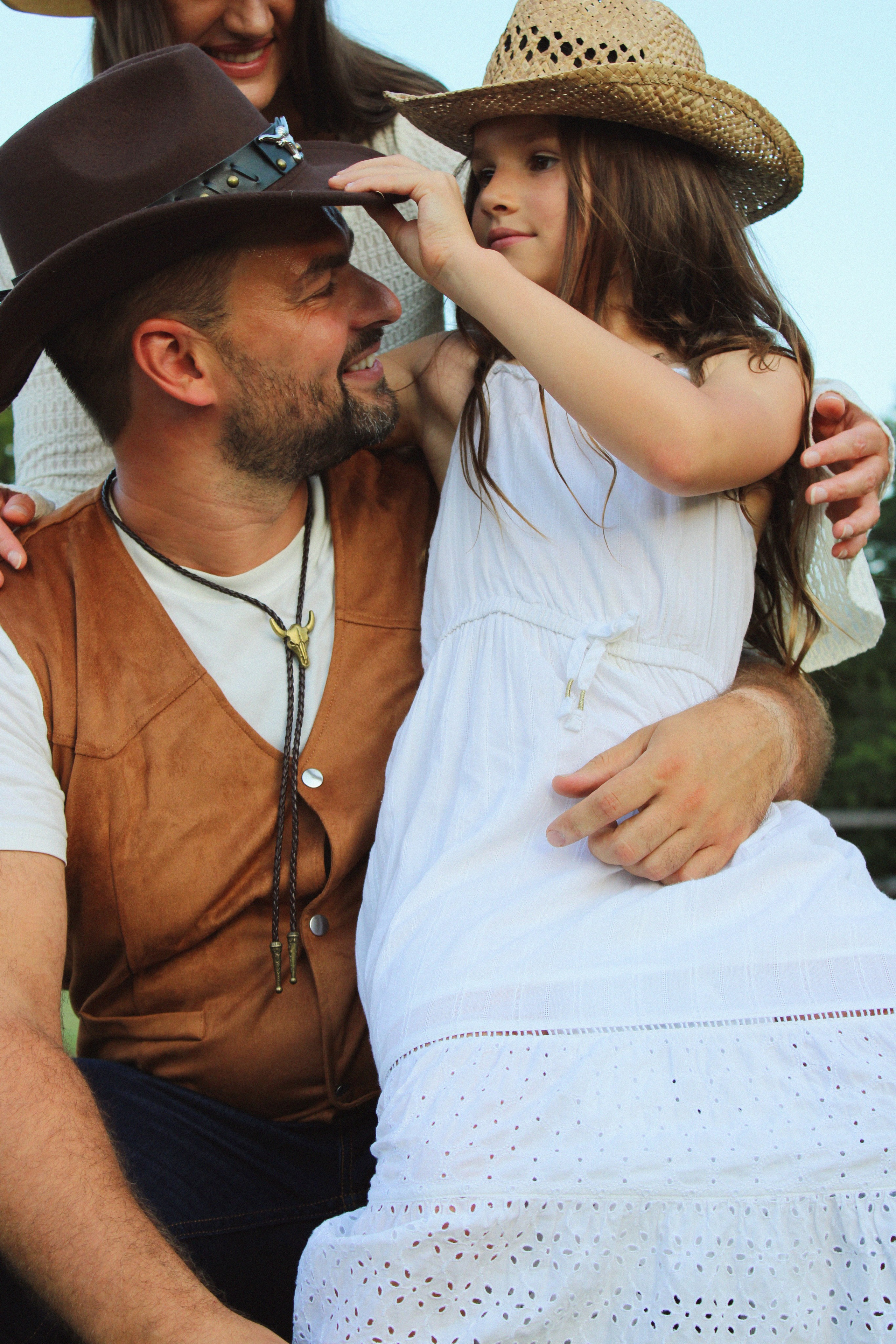 Texas Countryside Family Photoshoot in Cowboy Style. Lana Petrychenko — Portrait & Family Photographer. Valencia, Spain