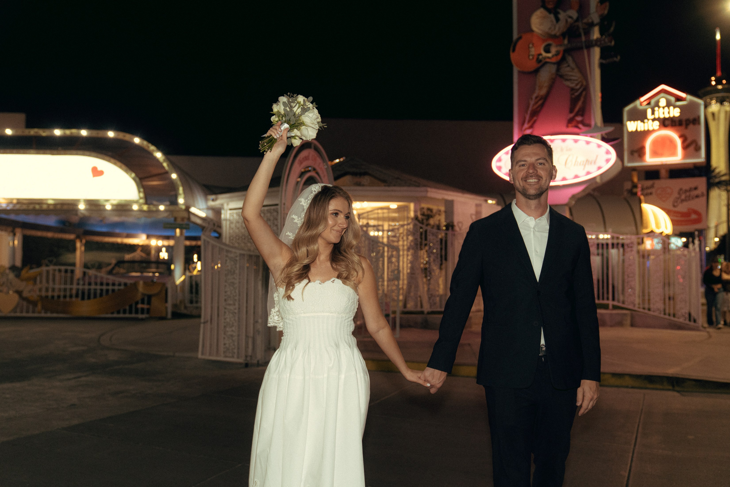 Isabela&Sean. Wedding & elopement photographer Viktoriya Kravtsov. Las Vegas