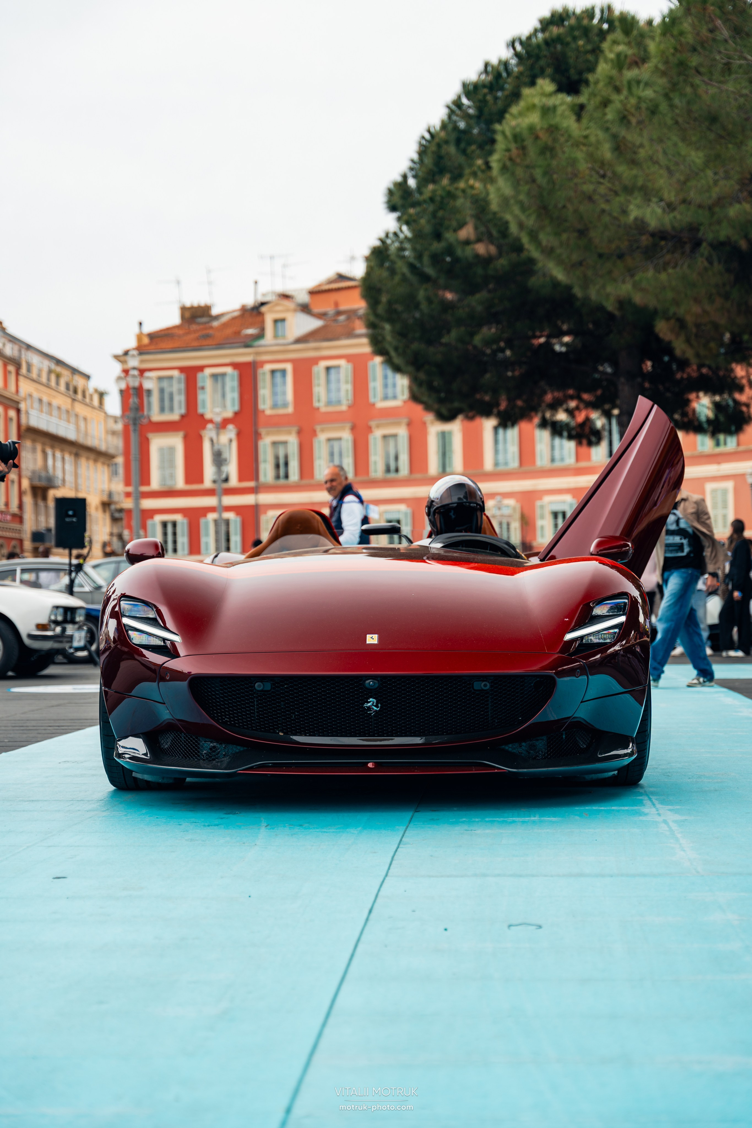 Legends de Nice. Photographe de voitures à Paris — Vitalii Motruk