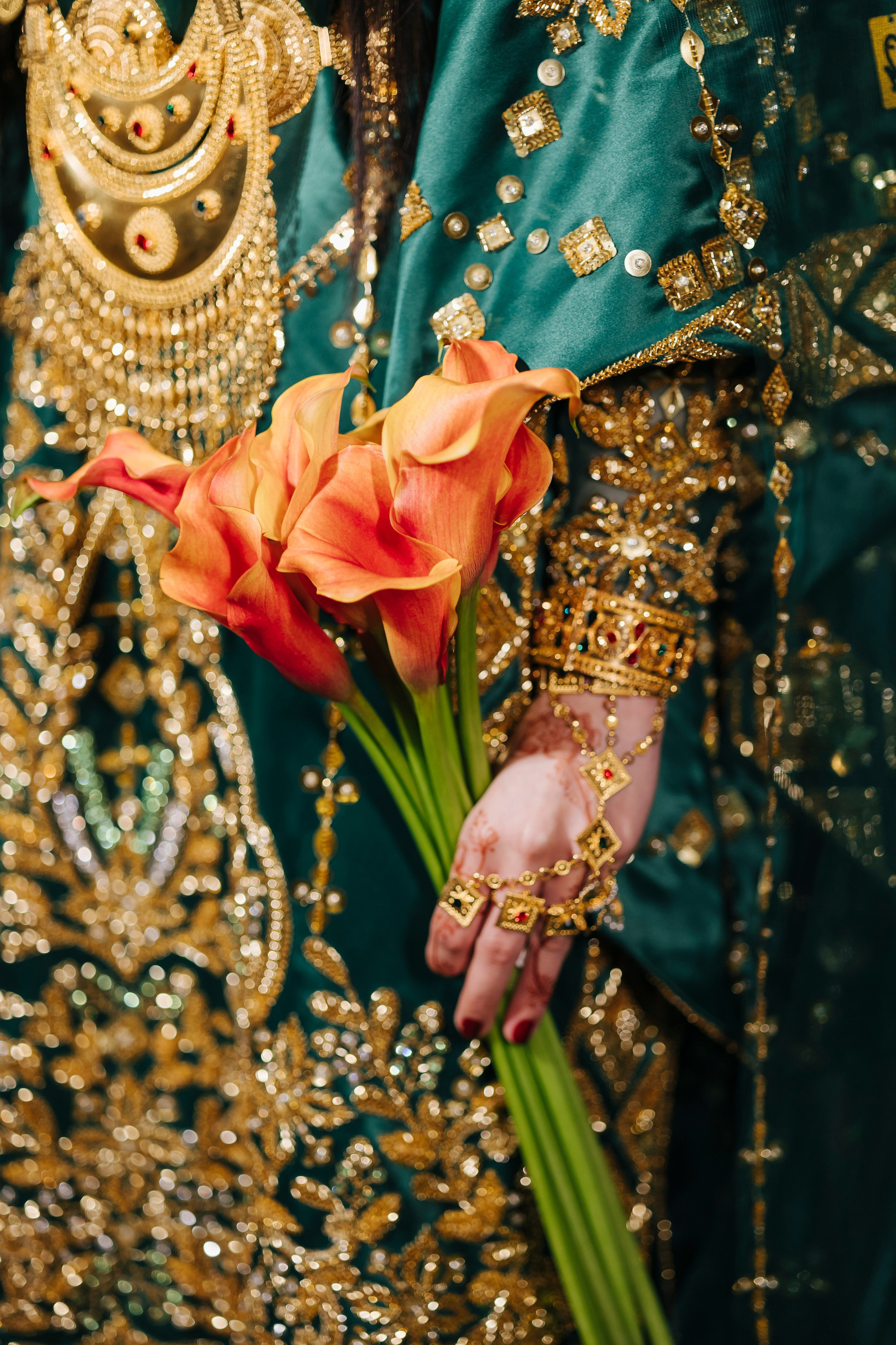 Meera Henna. Wedding, Maternity & Family Photographer in Dubai, UAE & Worldwide