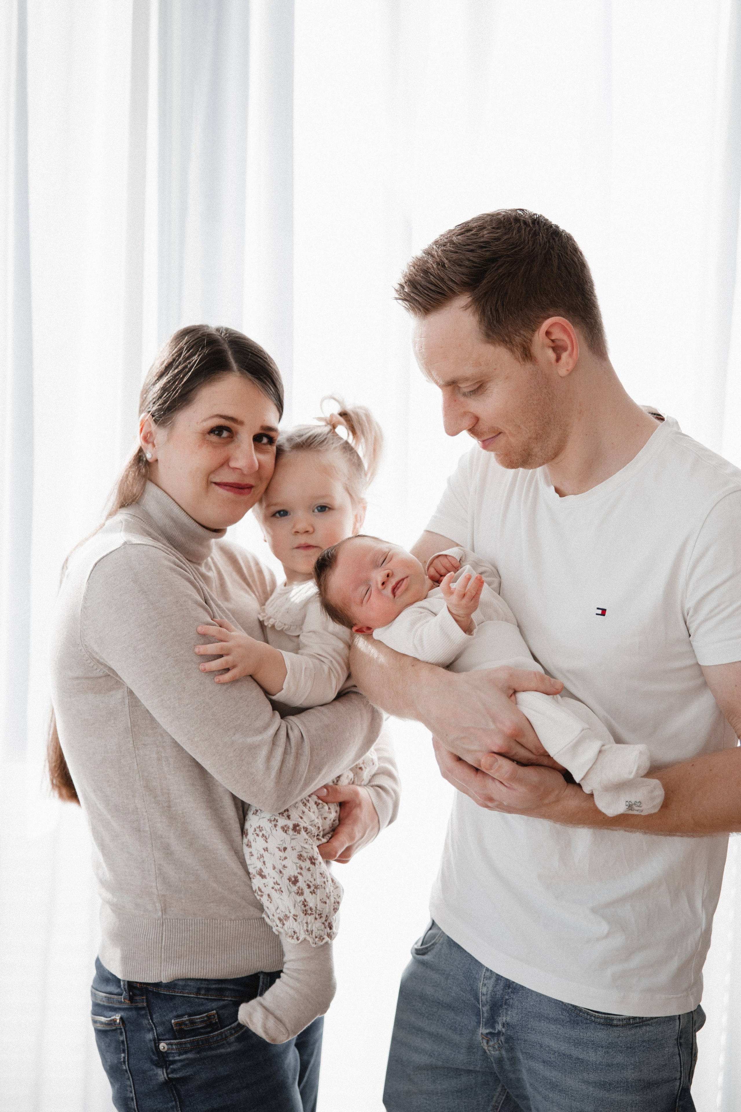 Neugeborenenfotos Zuhause. Hochzeitsfotografie |Hochzeitsfotograf Bochum | Hochzeitsfotograf Dortmund | Hochzeitsfotograf Essen | Hochzeitsfotograf Ruhrgebiet