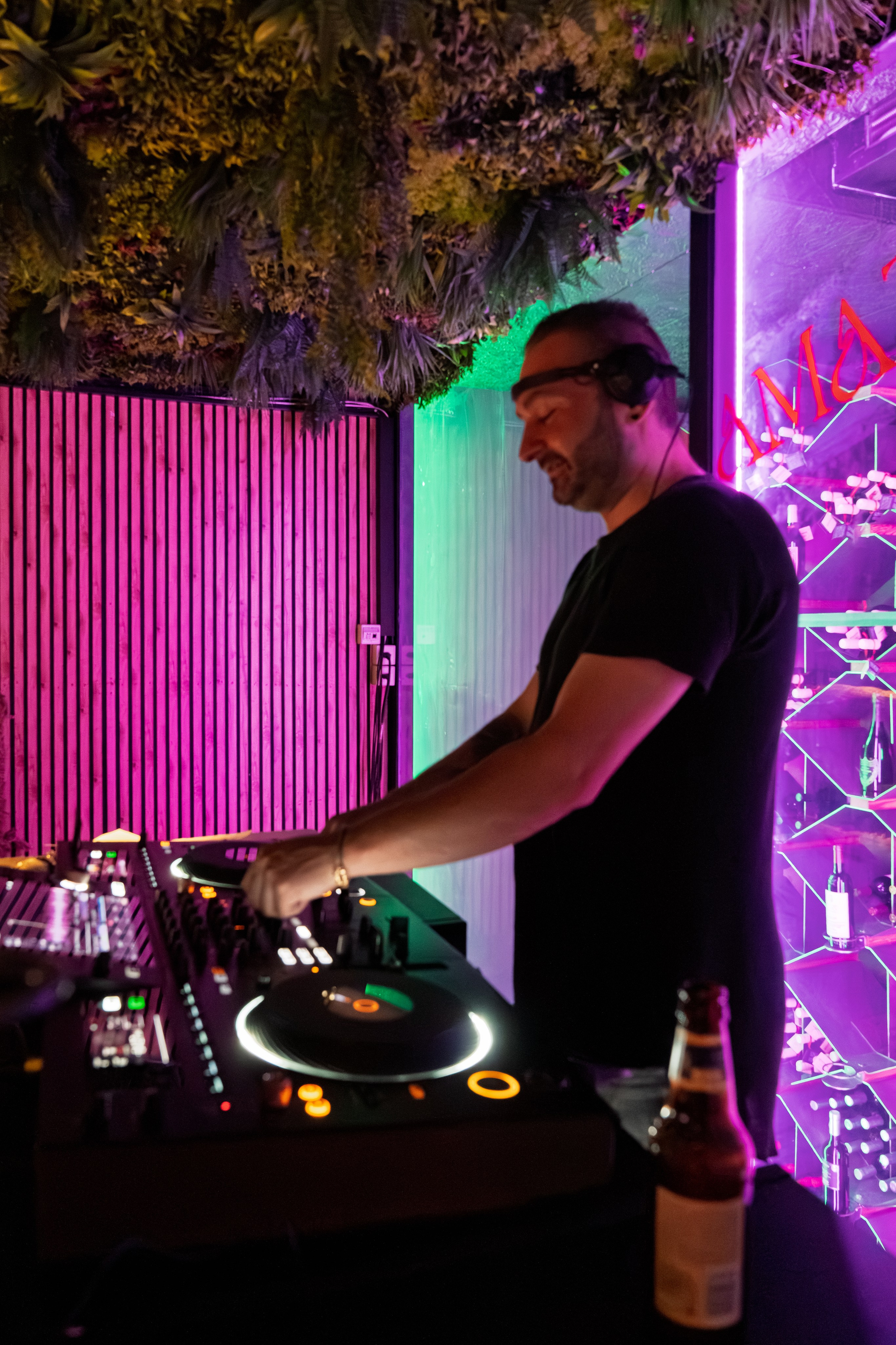 Ouverture du restaurant-club « Instinct  Amazonia » Sion. Photographe Suisse Tatiana Lyzhina