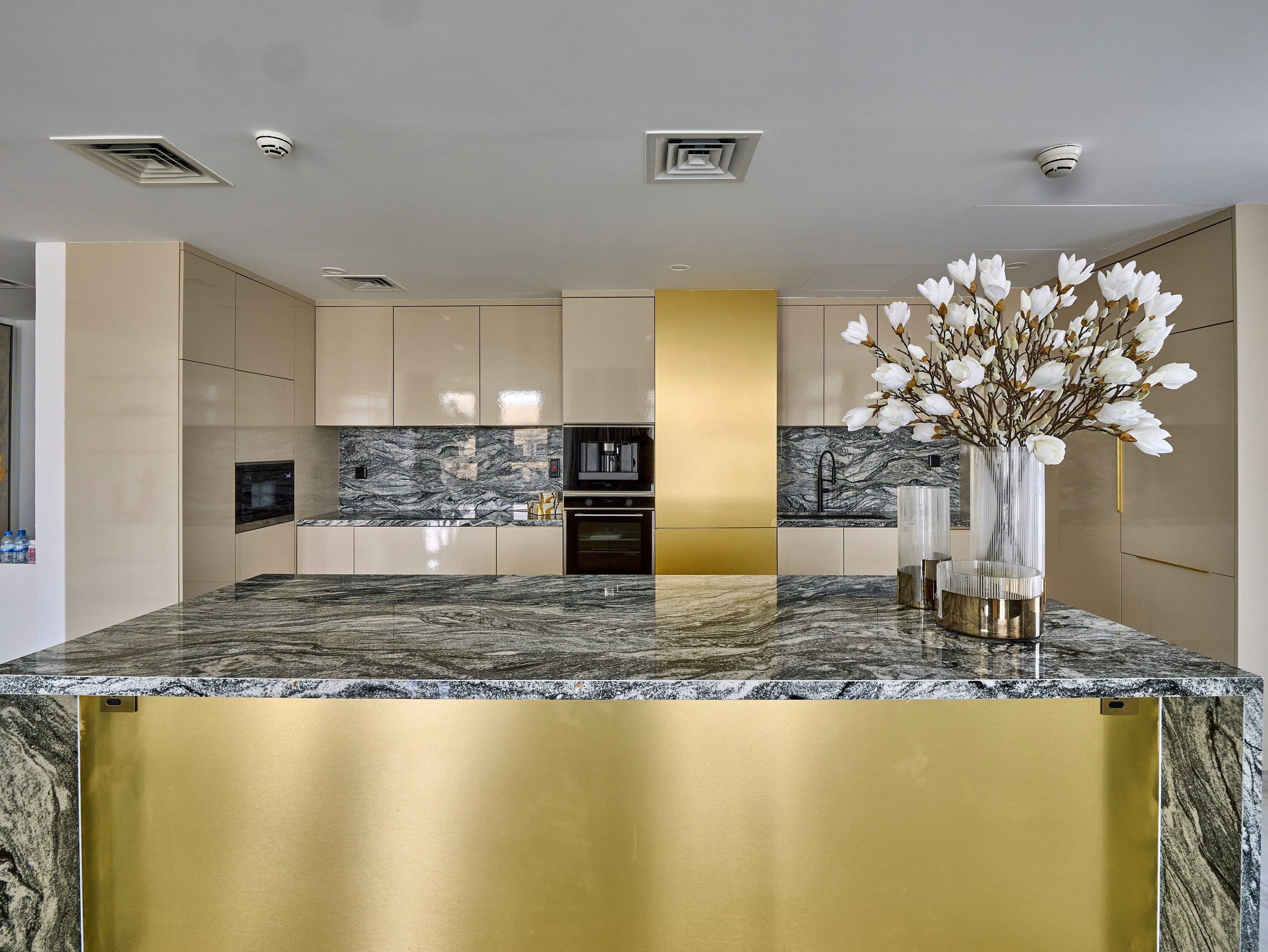 Madinat Jumeirah Apartment Photography — Interior Shoot in Dubai. Hotel Photographer in Dubai — Interiors & Commercial by Oleg Novikov