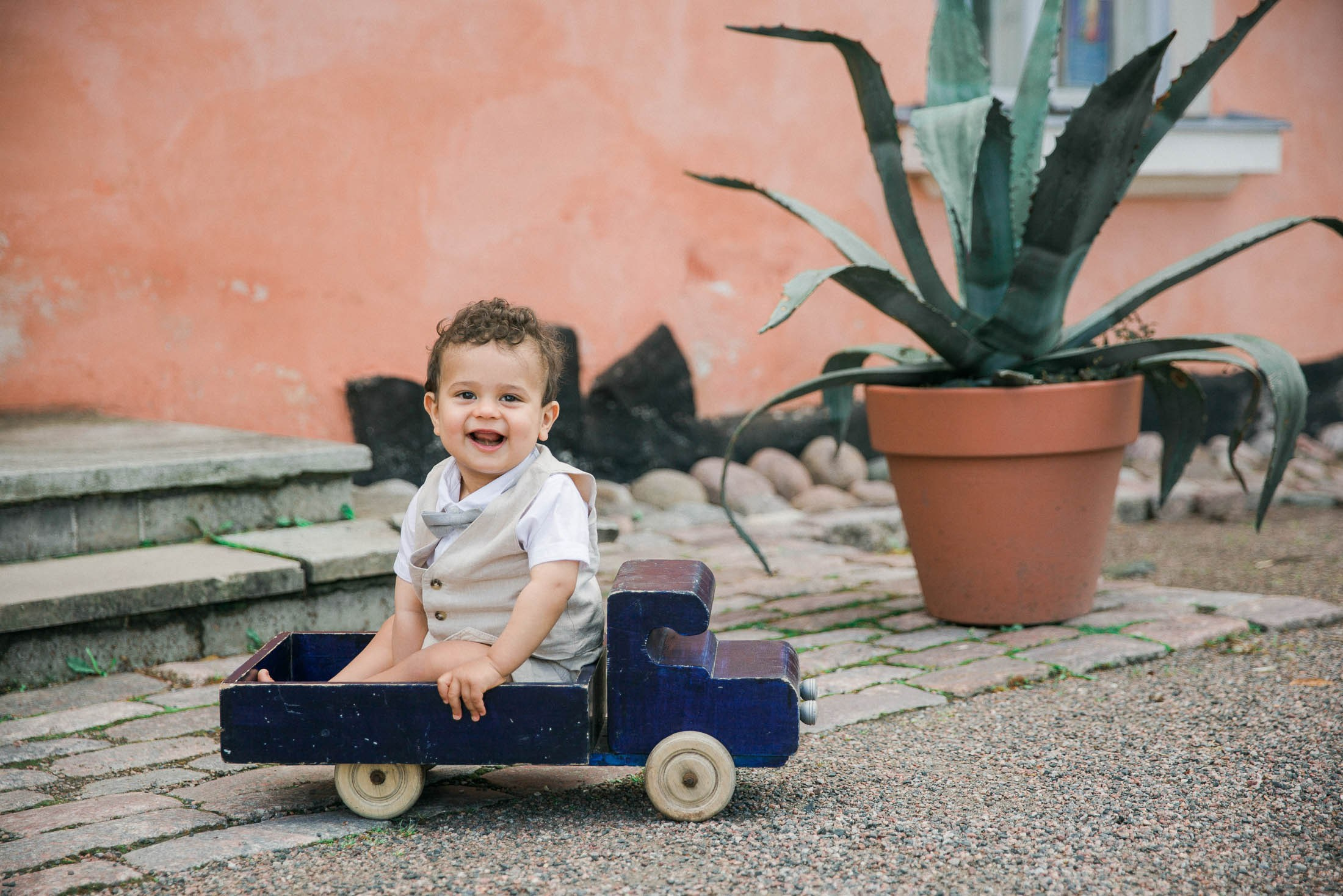 Yksivuotiskuvaus Tuomarinkylän kartanolla