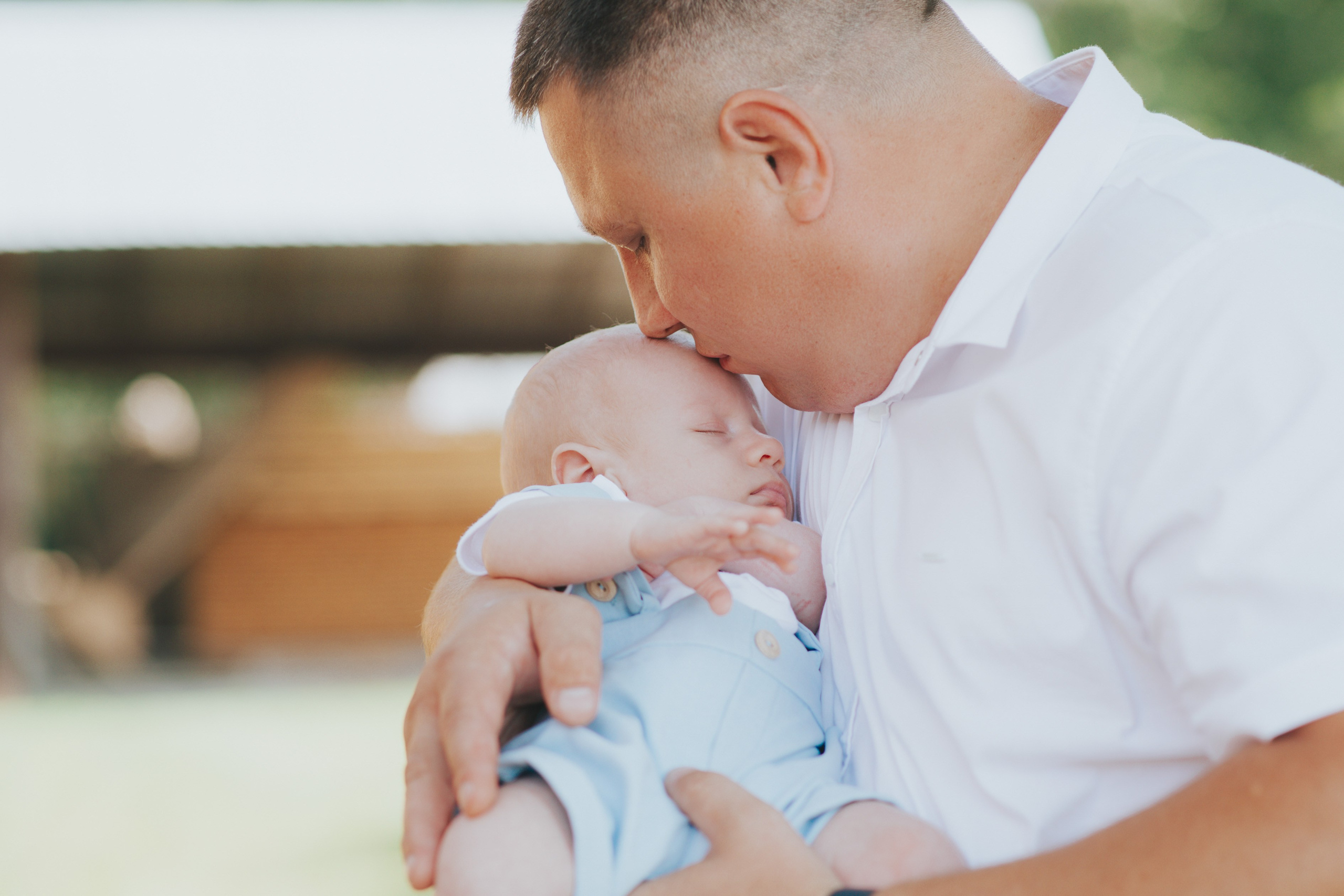 Krikštynos, krikštas, krikštynų fotosesija, ceremonija, bažnyčia krikštynų pasiruošimo fotografavimas. Krikštynų fotografas Vilnius Trakai kaina krikštynų fotografavimas fotografė personal.lt photogrpahy kainos šeima, vaikai profesionali natūrali meninė reportažinė klasikinė fotosesija, krikštynų fotosesija gamtoje