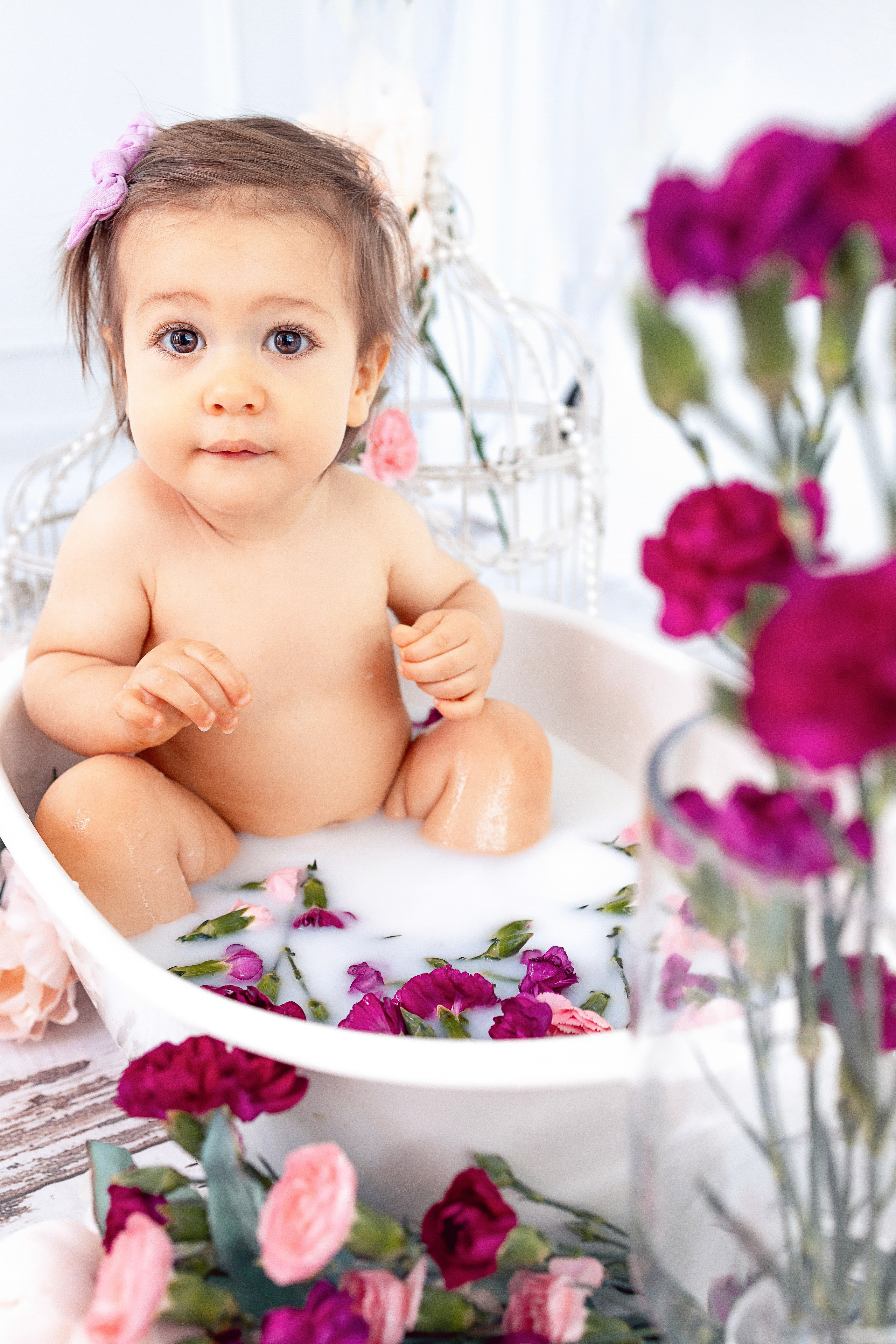 Milk bath. Anaeliseevaphoto.com