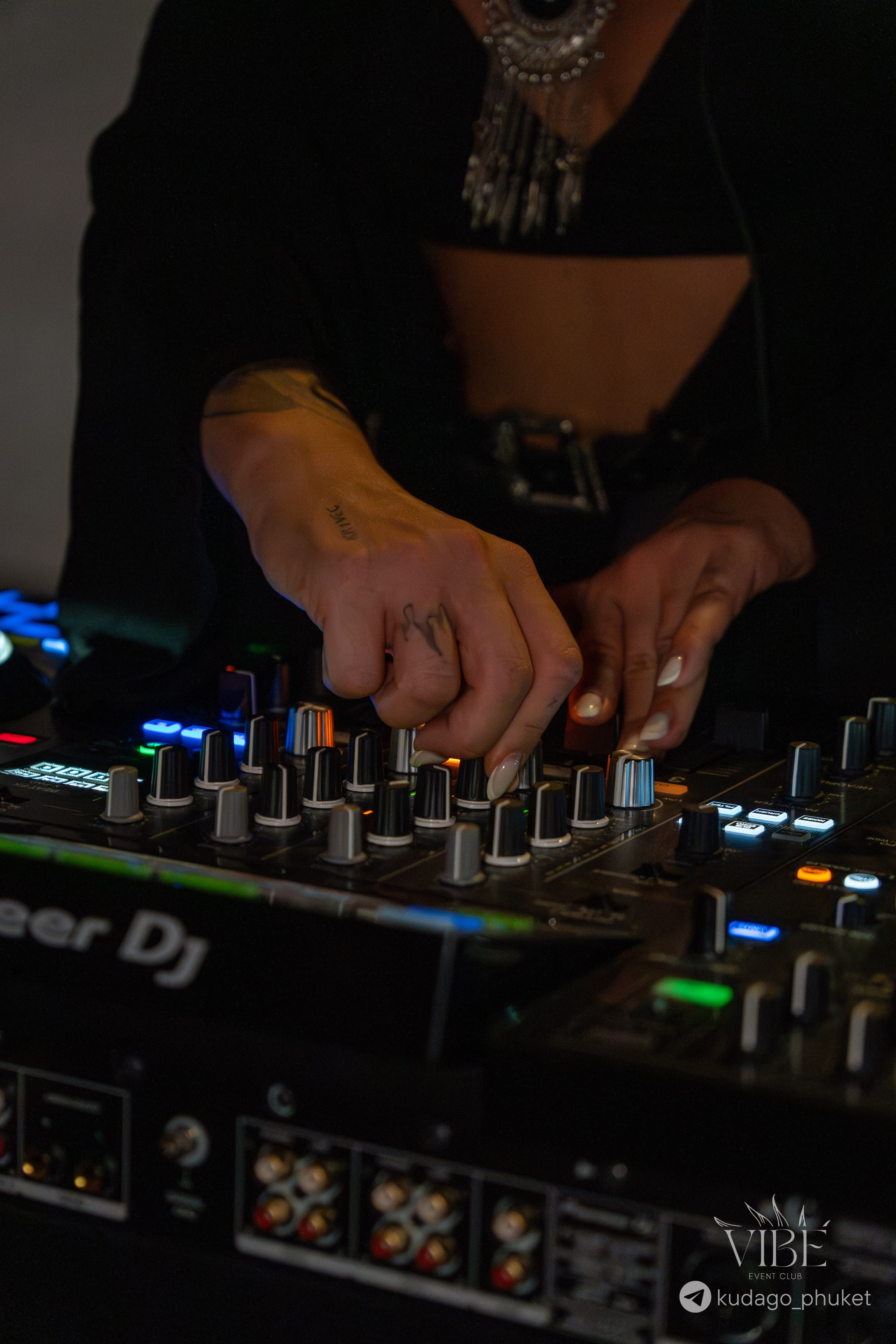 Вечеринка Tribal Vibe | Фоторепортаж | Афиша | DAVAYSXODIM.com PHUKET. АФИША|ФОТОРЕПОРТАЖИ|ИВЕНТЫ|ПХУКЕТ
