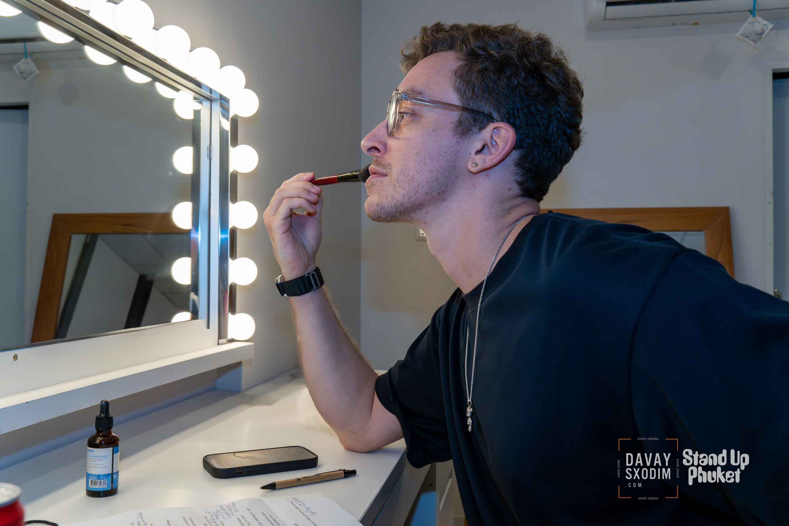 Standup Влада Лапина | Фоторепортаж | Афиша | DAVAYSXODIM.com PHUKET. АФИША|ФОТОРЕПОРТАЖИ|ИВЕНТЫ|ПХУКЕТ