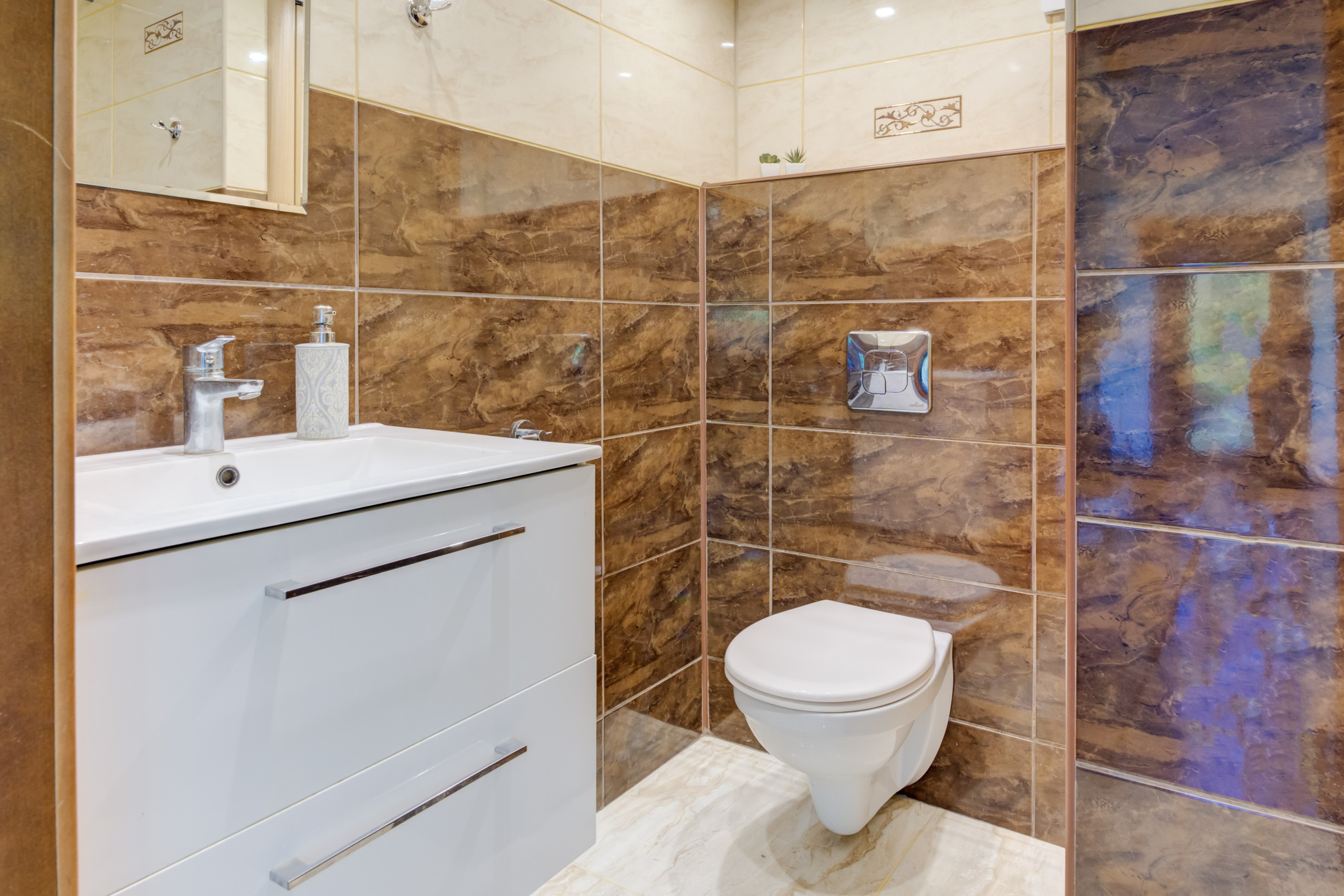 Sadyba Vinliaus r. prie ežero. Elina Sapiega fotografė Vilniuje