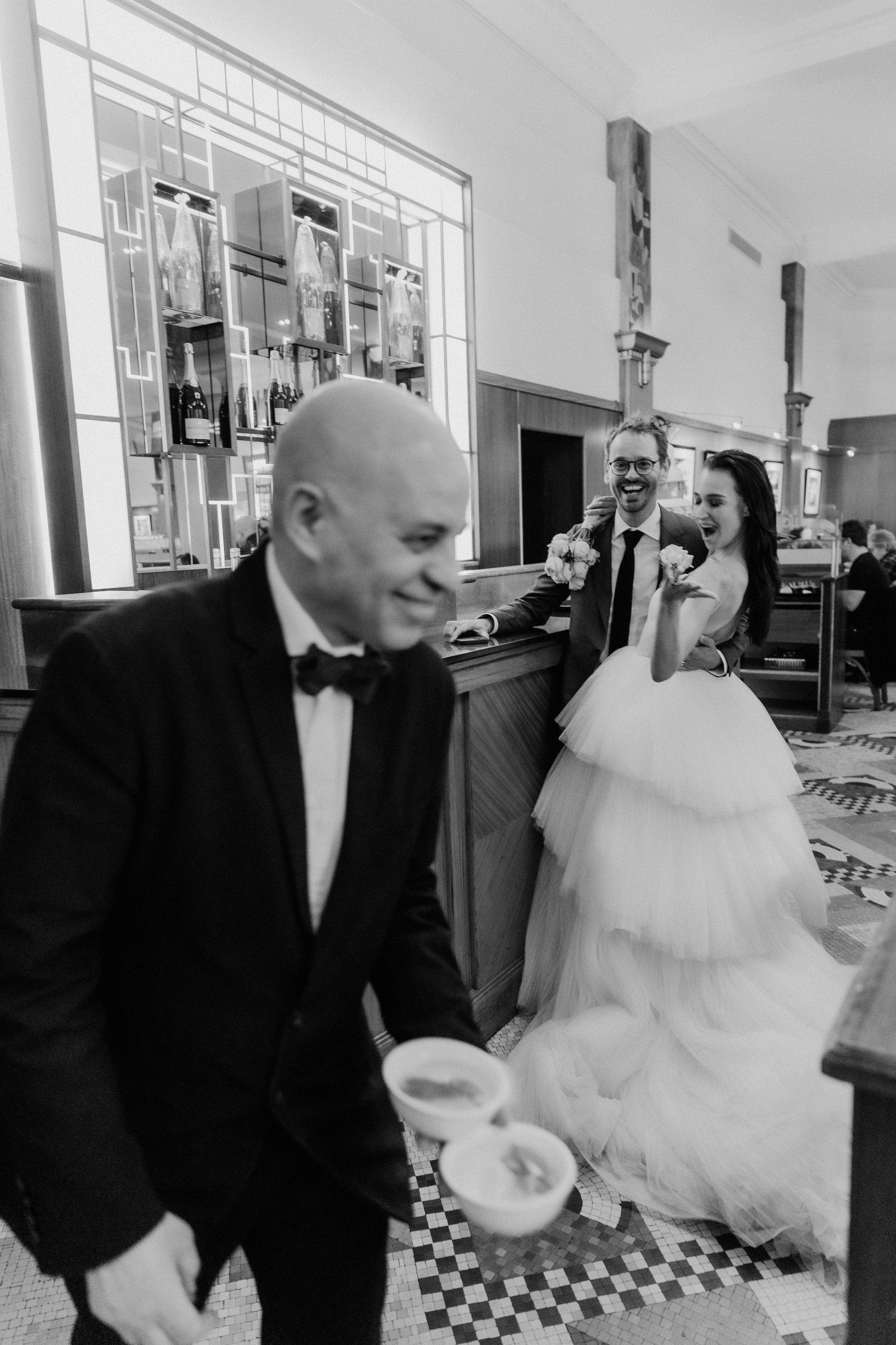 Suzi & Alex | Paris Wedding with a Vintage Car. Paris Wedding Photographer