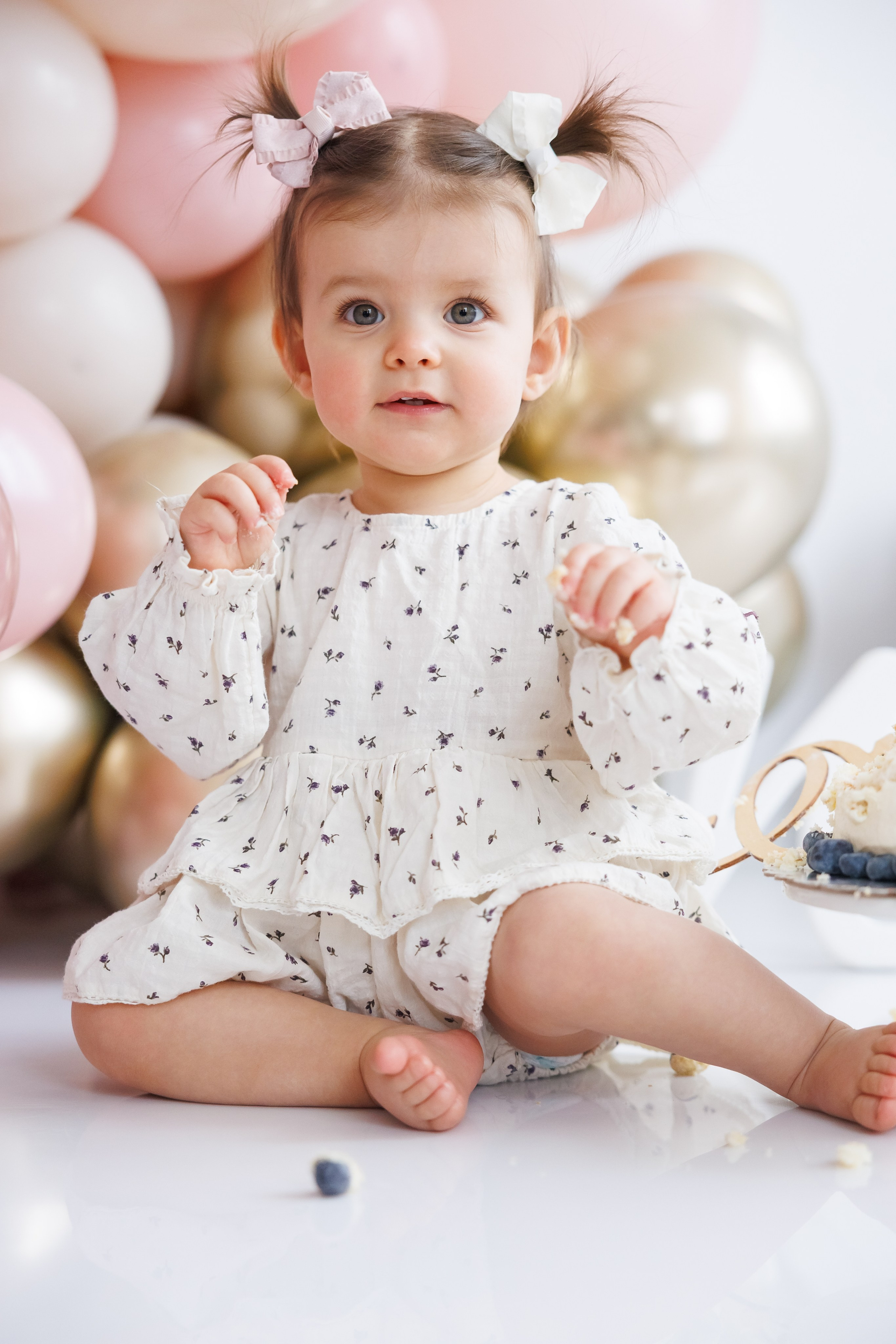 Smash cake. Фотограф Ирина Йотова