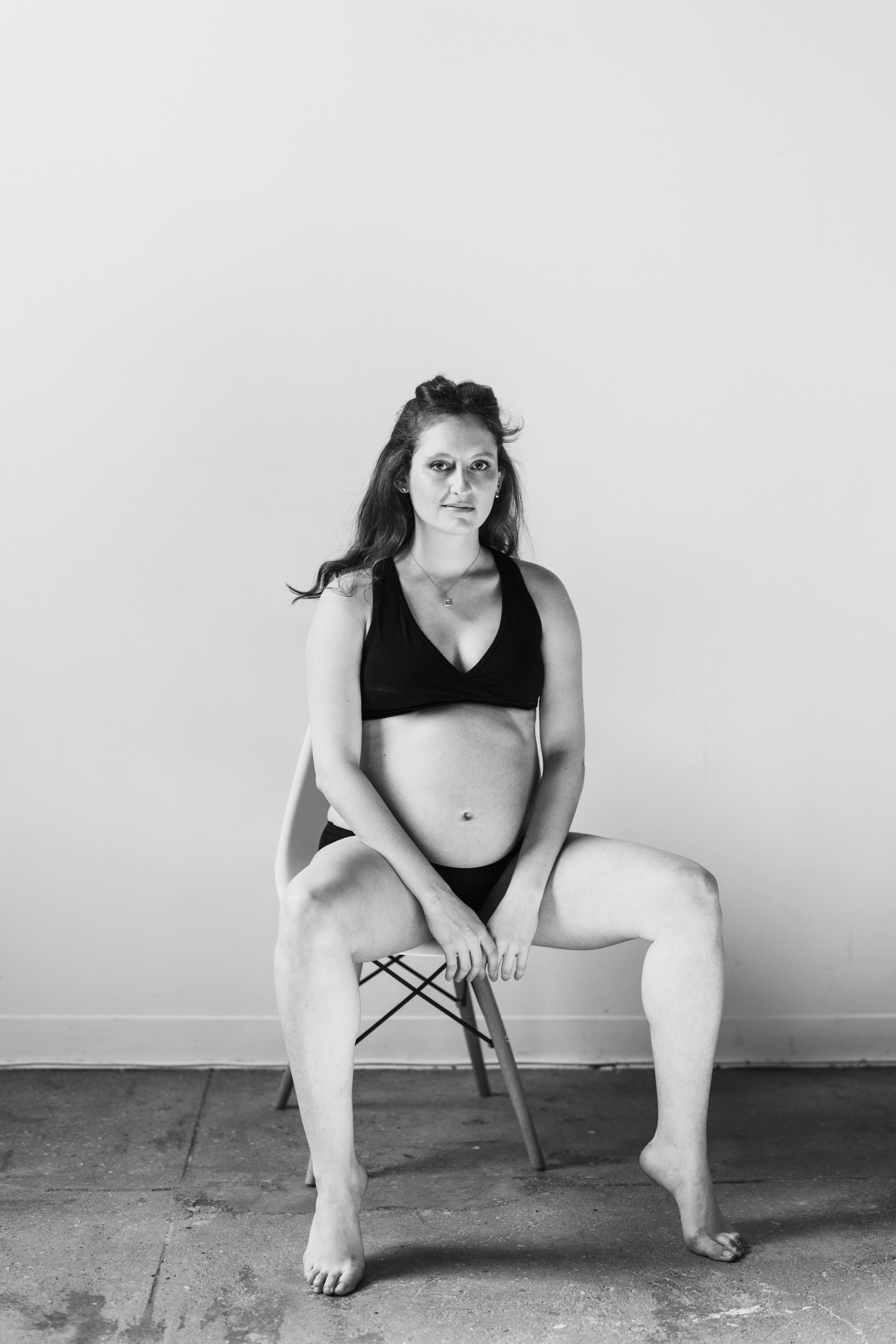 Hannah. Modern maternity photographer in Long Island New York