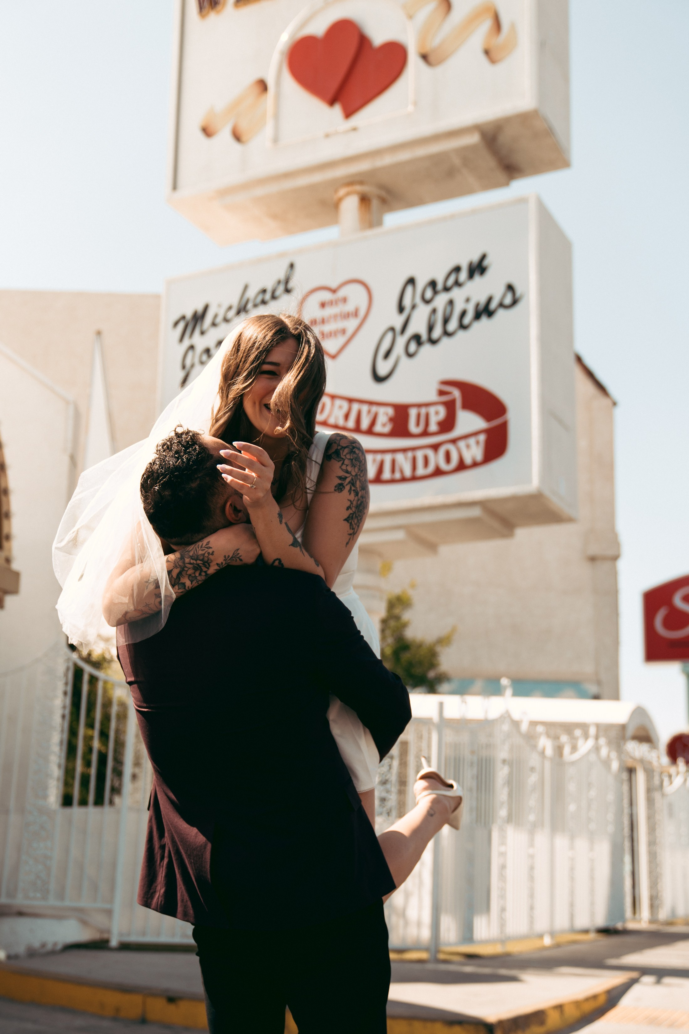 Erin&Jonathan. Wedding & elopement photographer Viktoriya Kravtsov. Las Vegas