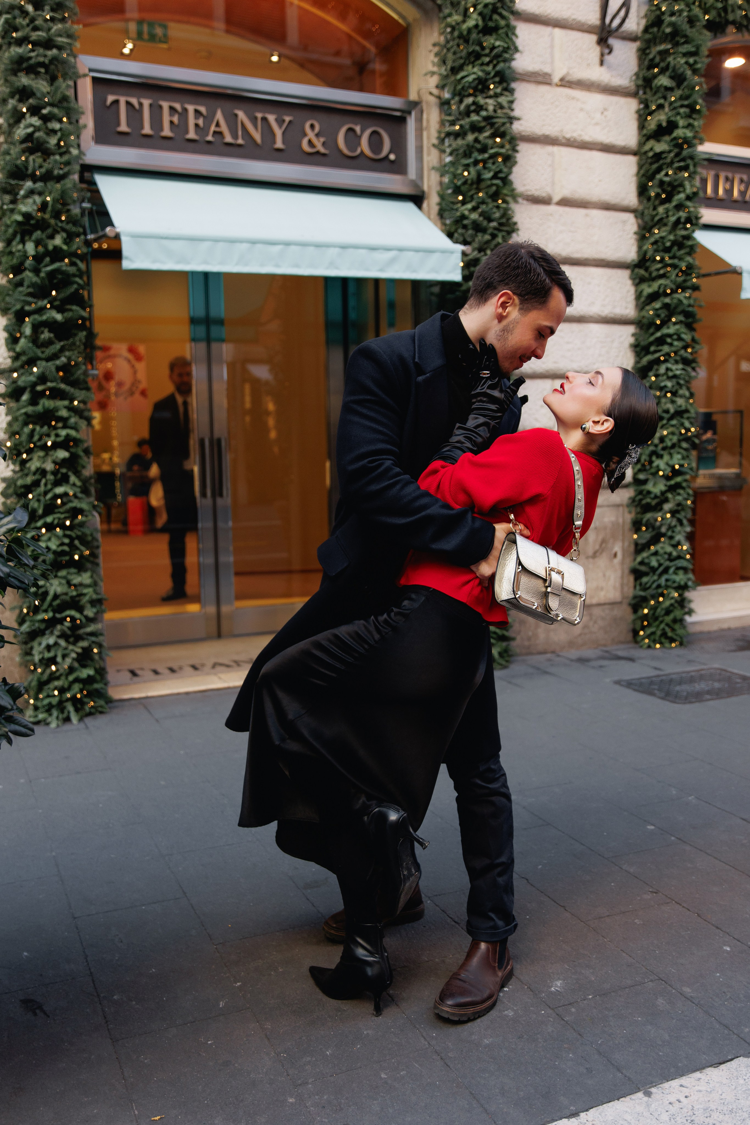 Christmas photoshooting in Rome Couple street christmas shooting Christmast looks style Christmas photoshootingRome christmast Christmas couple looksNew year Photoshooting