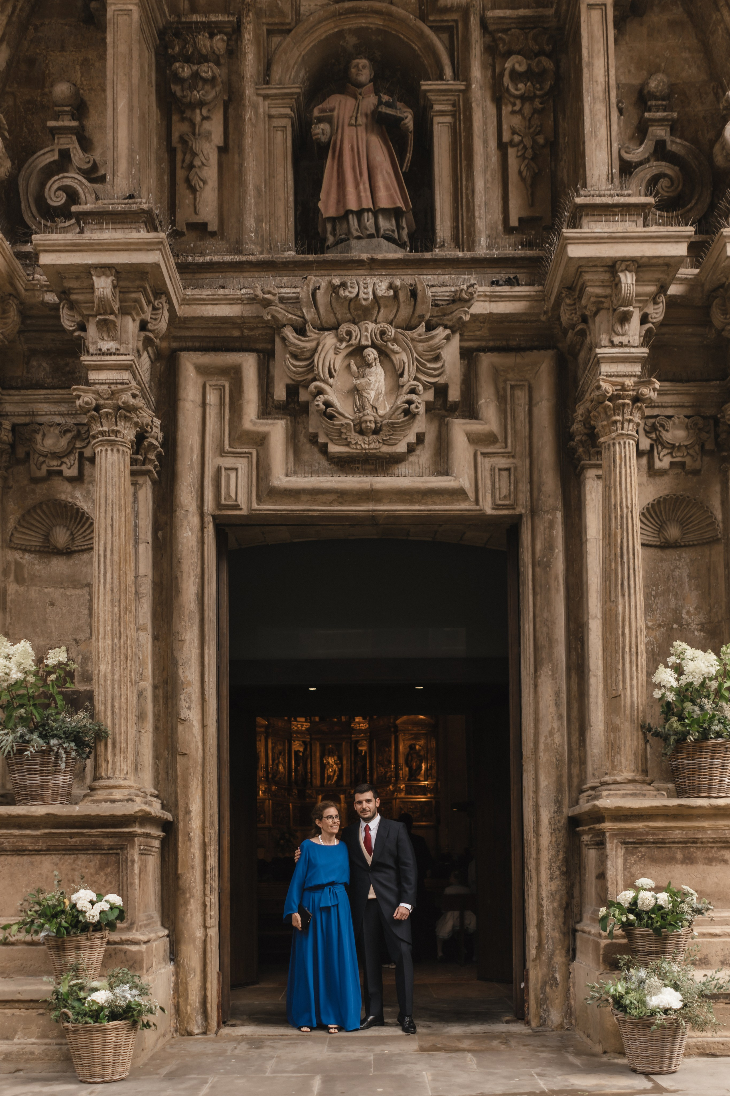 Elegancia y alegría familiar. Boda de Andrés y Lucía en San Sebastián. Holigood foto y video reportaje de bodas en San Sebastián y Europa