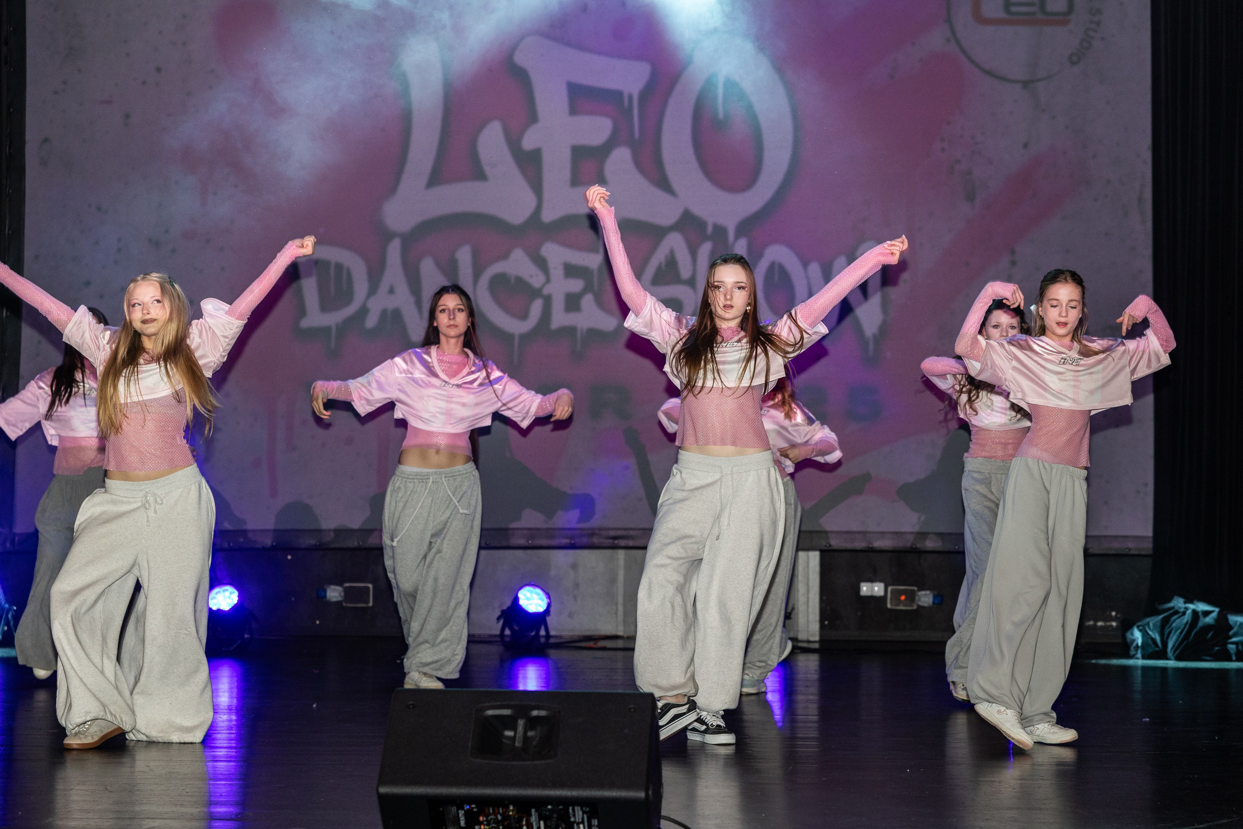 LEO DANCE SHOW WINTER 2025. Семейный и детский фотограф в Варшаве Мила Бобровская