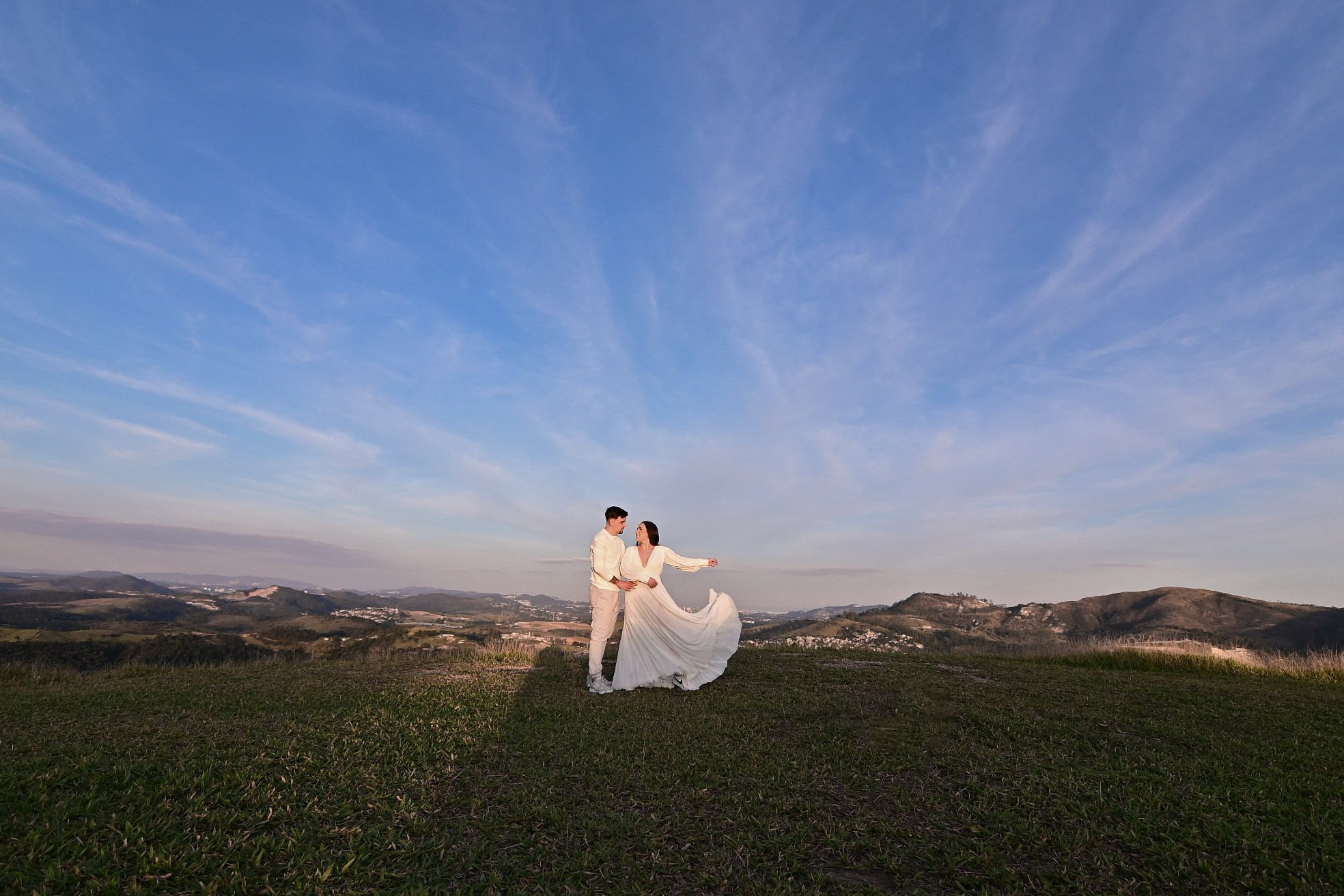 Gabriela & Fernando — Morro do Capuava, Pirapora do Bom Jesus. Produtora Bride