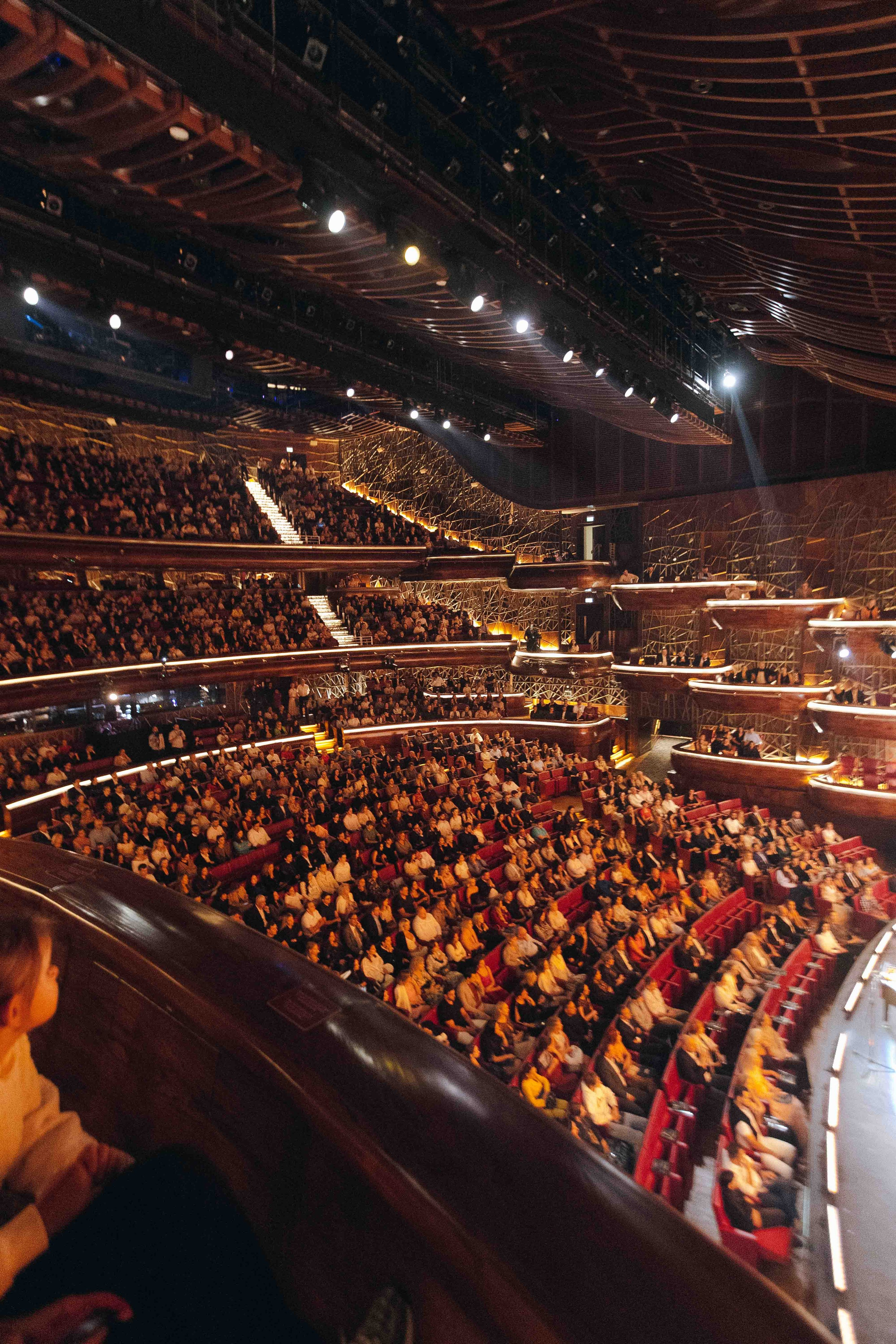 DUBAI OPERA. Wedding&Event photographer Ismail Rzayev in Baku