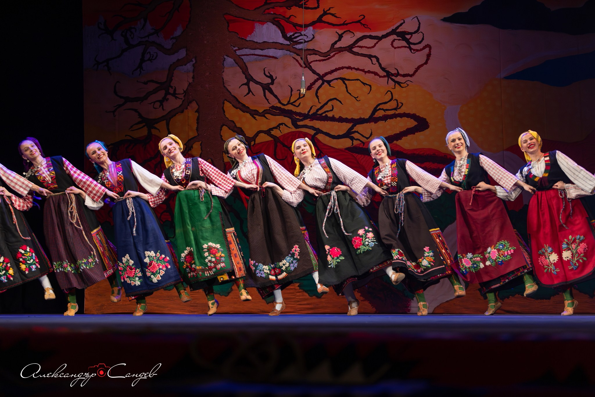 „Змейова сватба“, спектакъл на представителен ансамбъл „Шевица“ - 28.03.2026 -. Александър Сандев - website