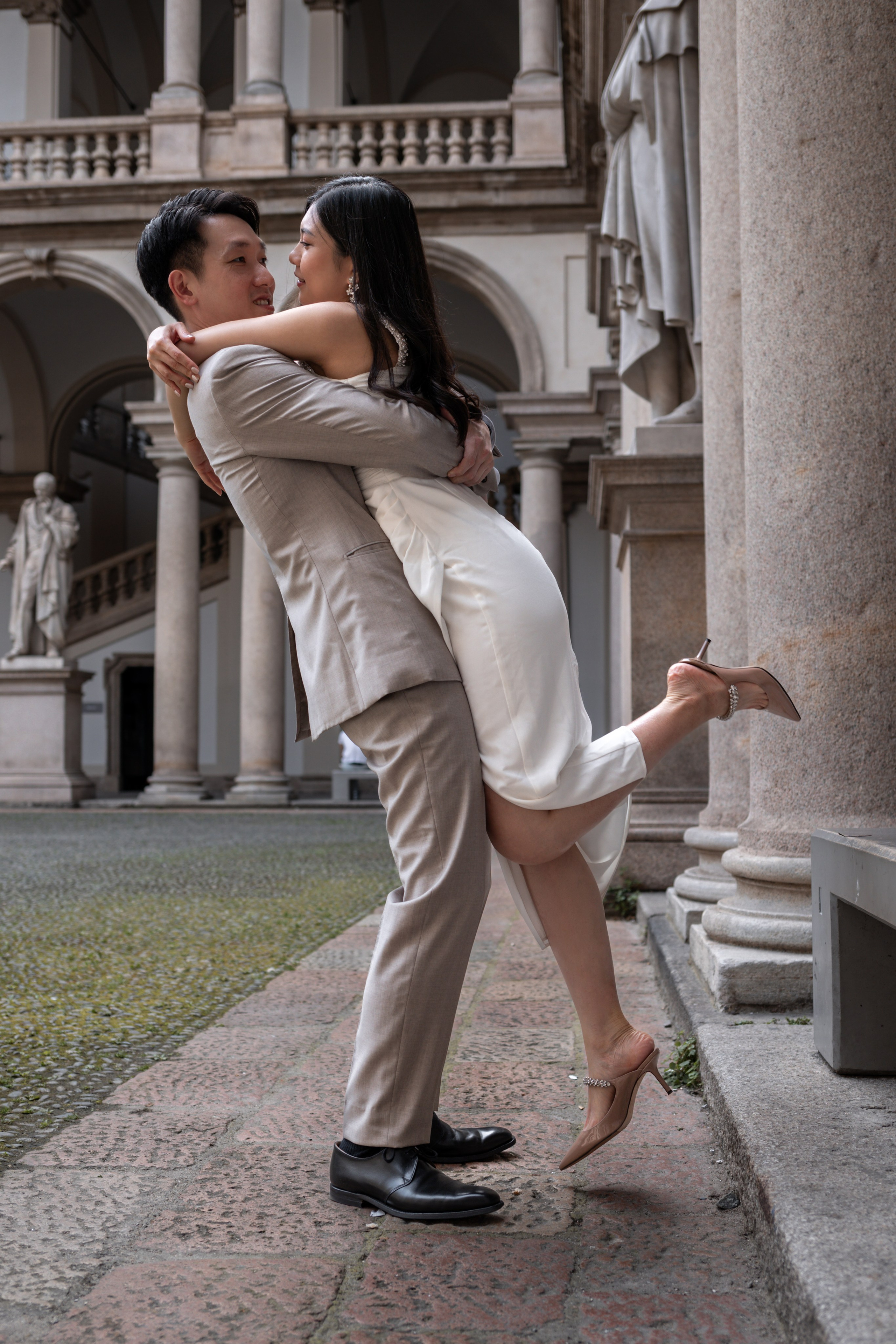 Walk in Milan. Photographer in Milan |Mila Pro Photo