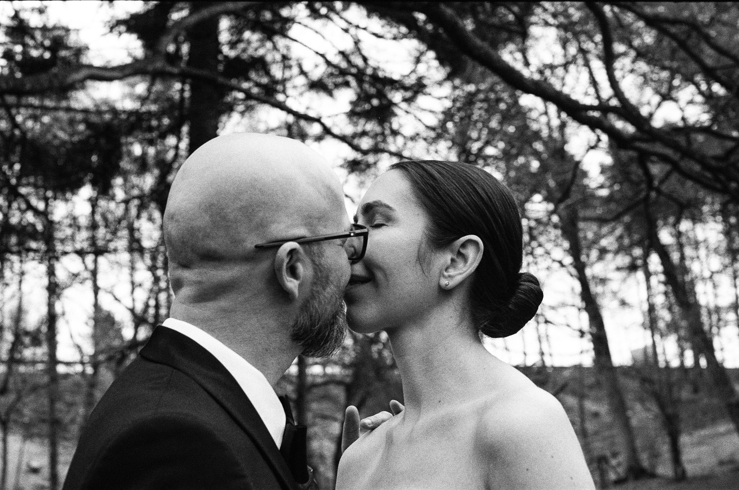 Wedding on Black n White Film. Molfar Visuals