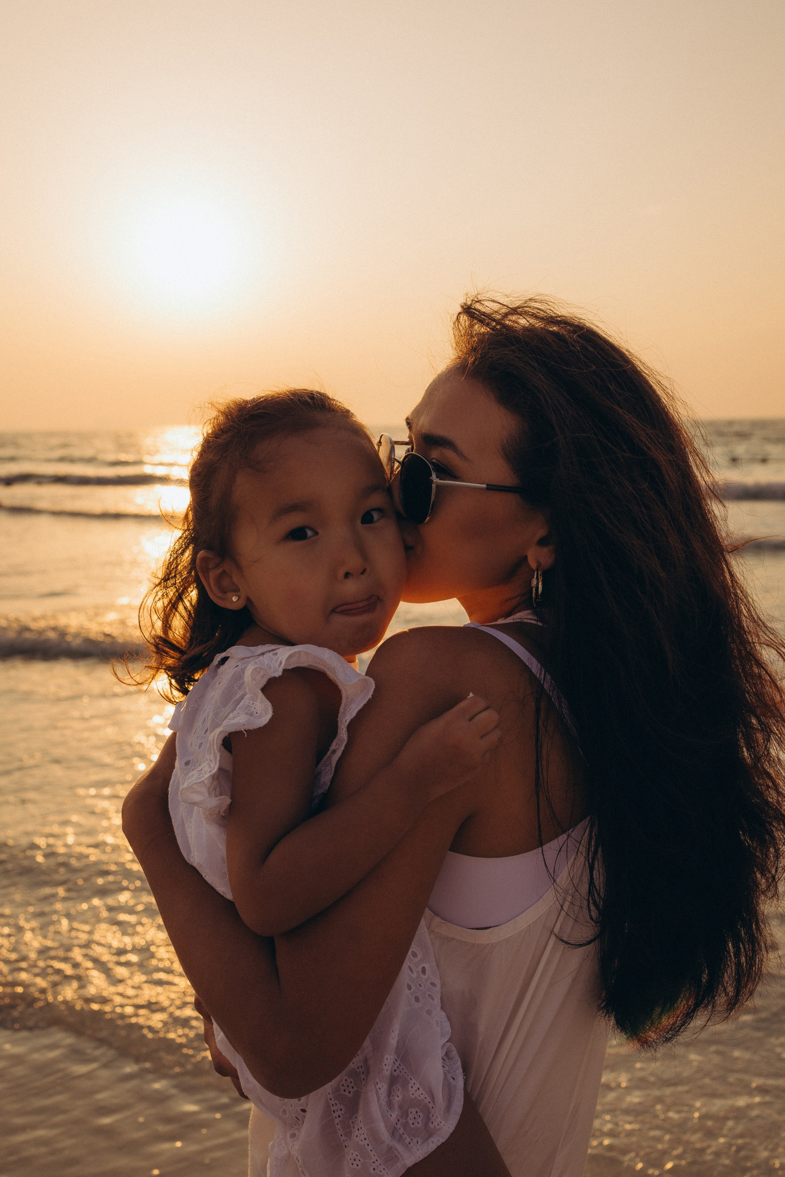 Mother’s love. Фотограф родов, семей и новорожденных малышей в Дубае