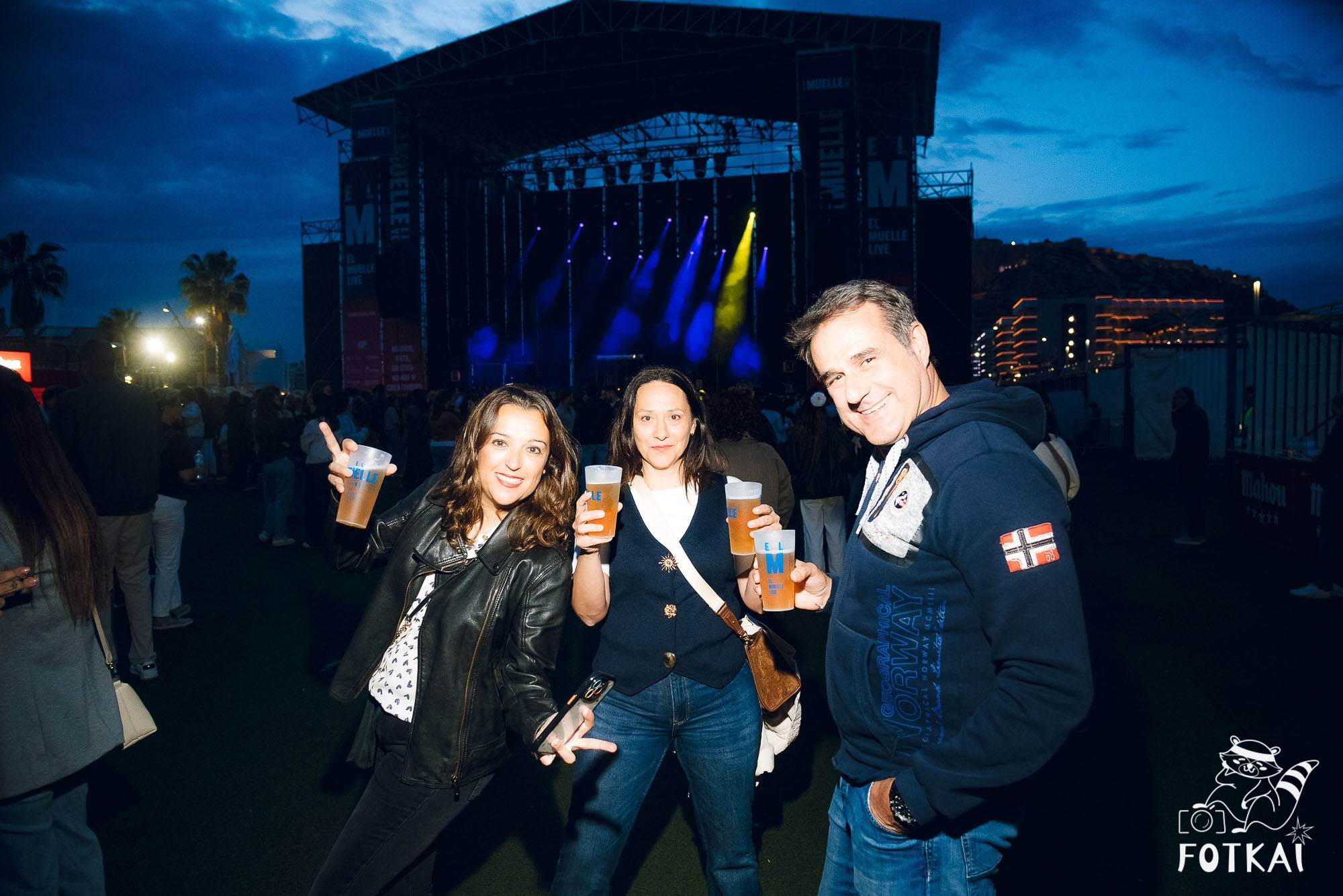 Marta Santos — Fotos del concierto en Alicante 2026: pop flamenco en El Muelle Live | FOTKAI