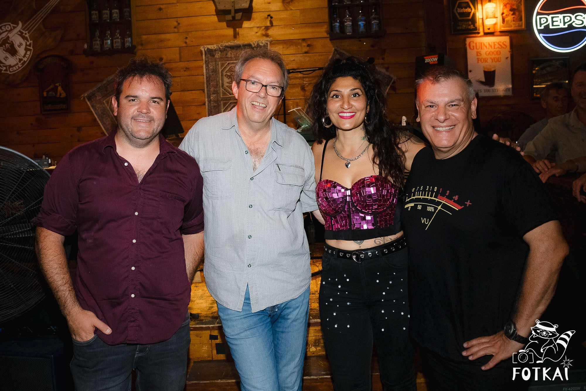 Tributo a Amy Winehouse en El Paso Bar (2 de mayo de 2026) – Fotos, concierto en vivo y ambiente único | FOTKAI