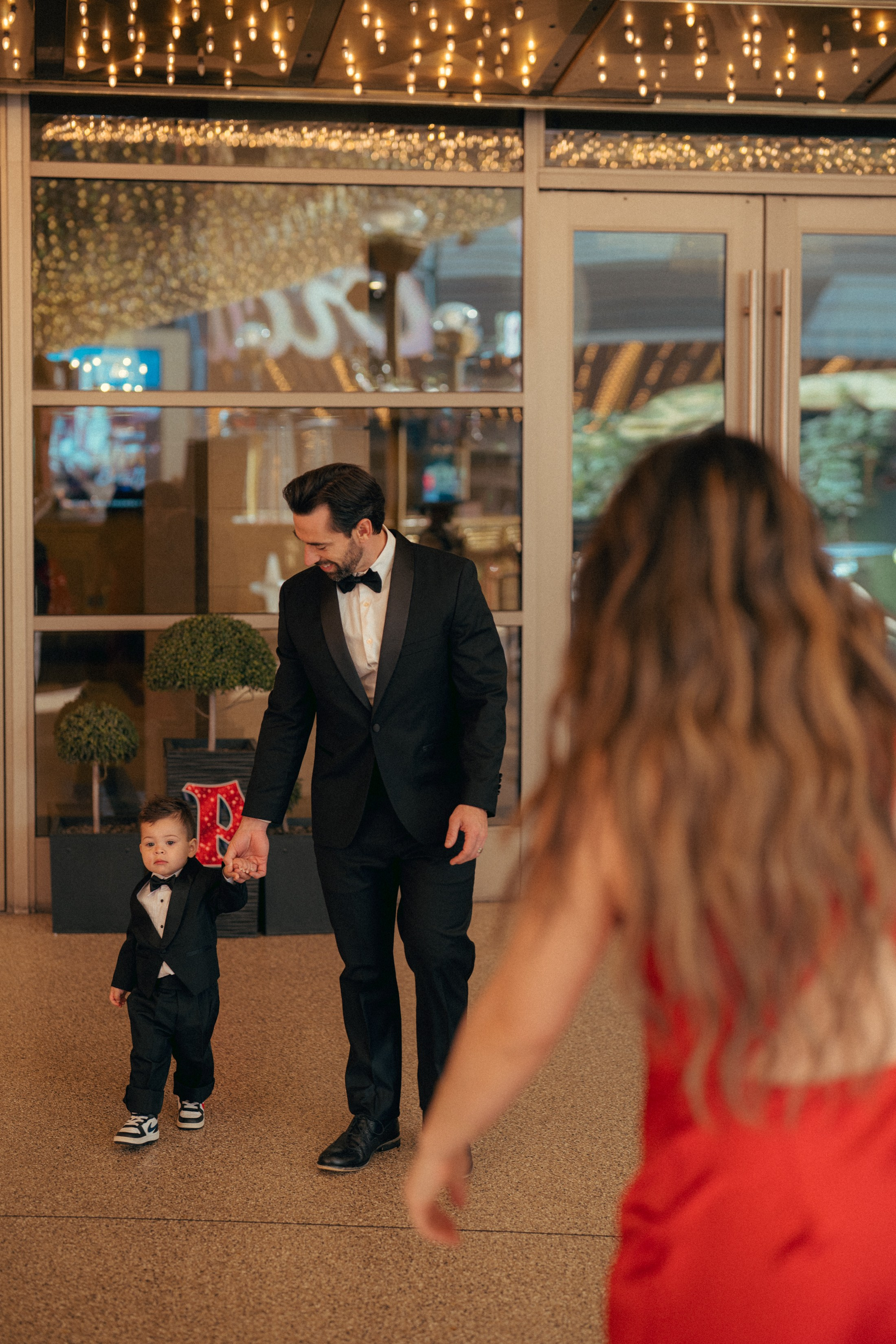 Brianna, Glenn, Jojo and Emmett. Wedding & elopement photographer Viktoriya Kravtsov. Las Vegas