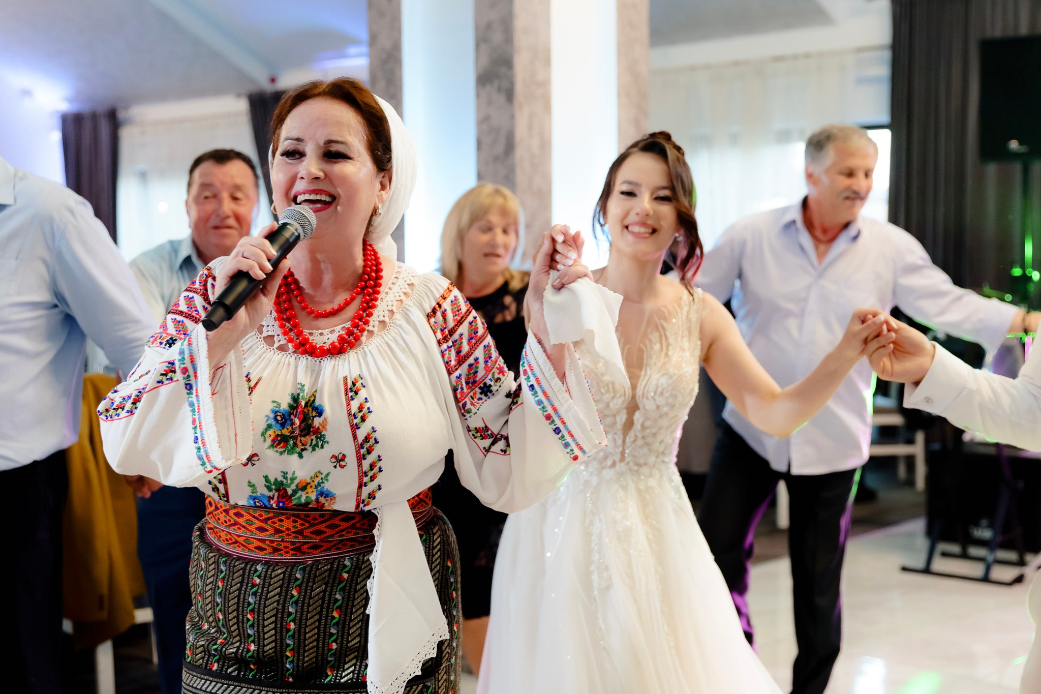 Ioana & Ionuț | Nuntă de poveste la Păstrăvăria Poiana din Mălini județul Suceava. Servicii foto-video profesionale, pentru momente de neuitat