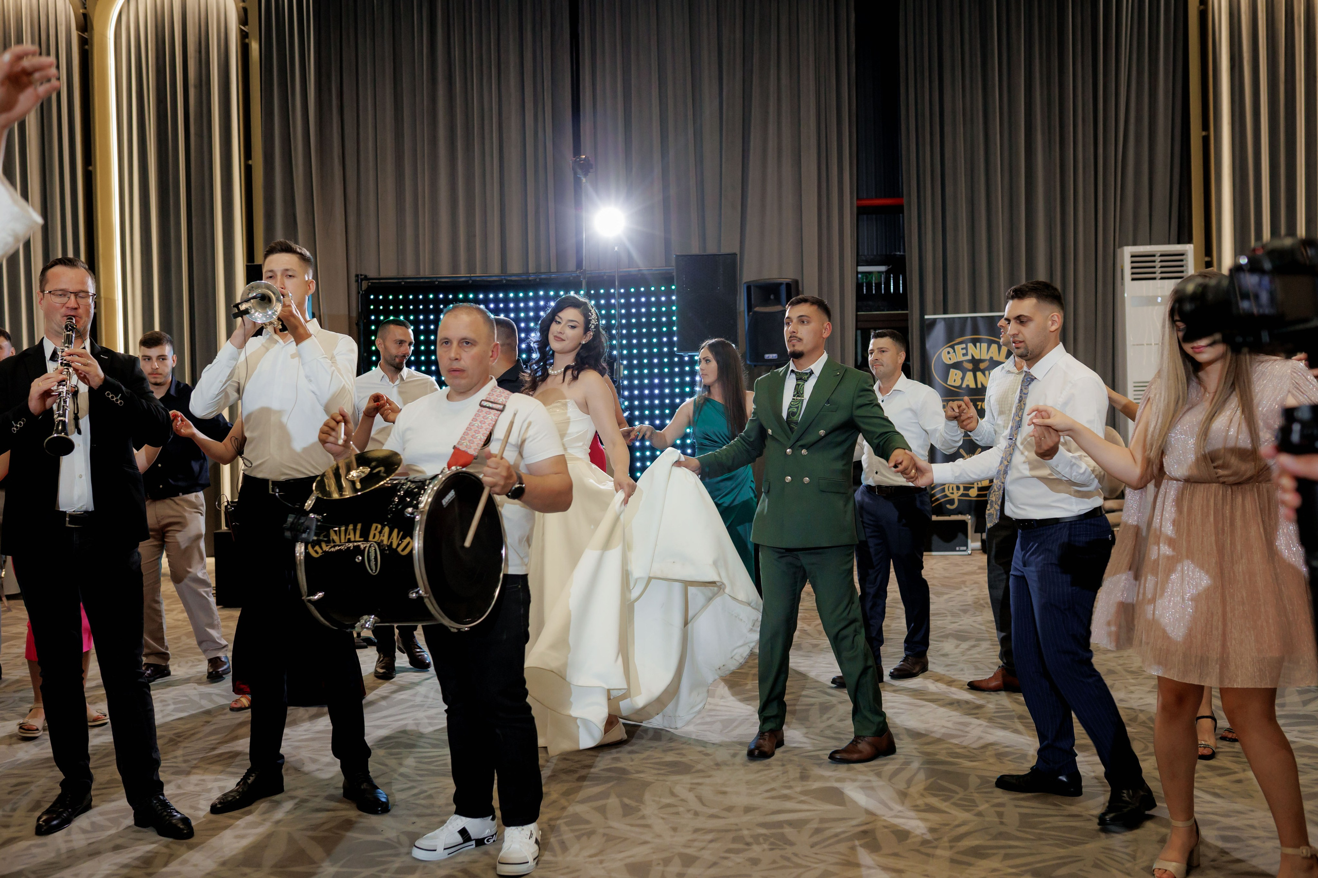 Nunta Nicoleta & Răzvan | Fotografie & Videografie Profesională. Servicii foto-video profesionale, pentru momente de neuitat