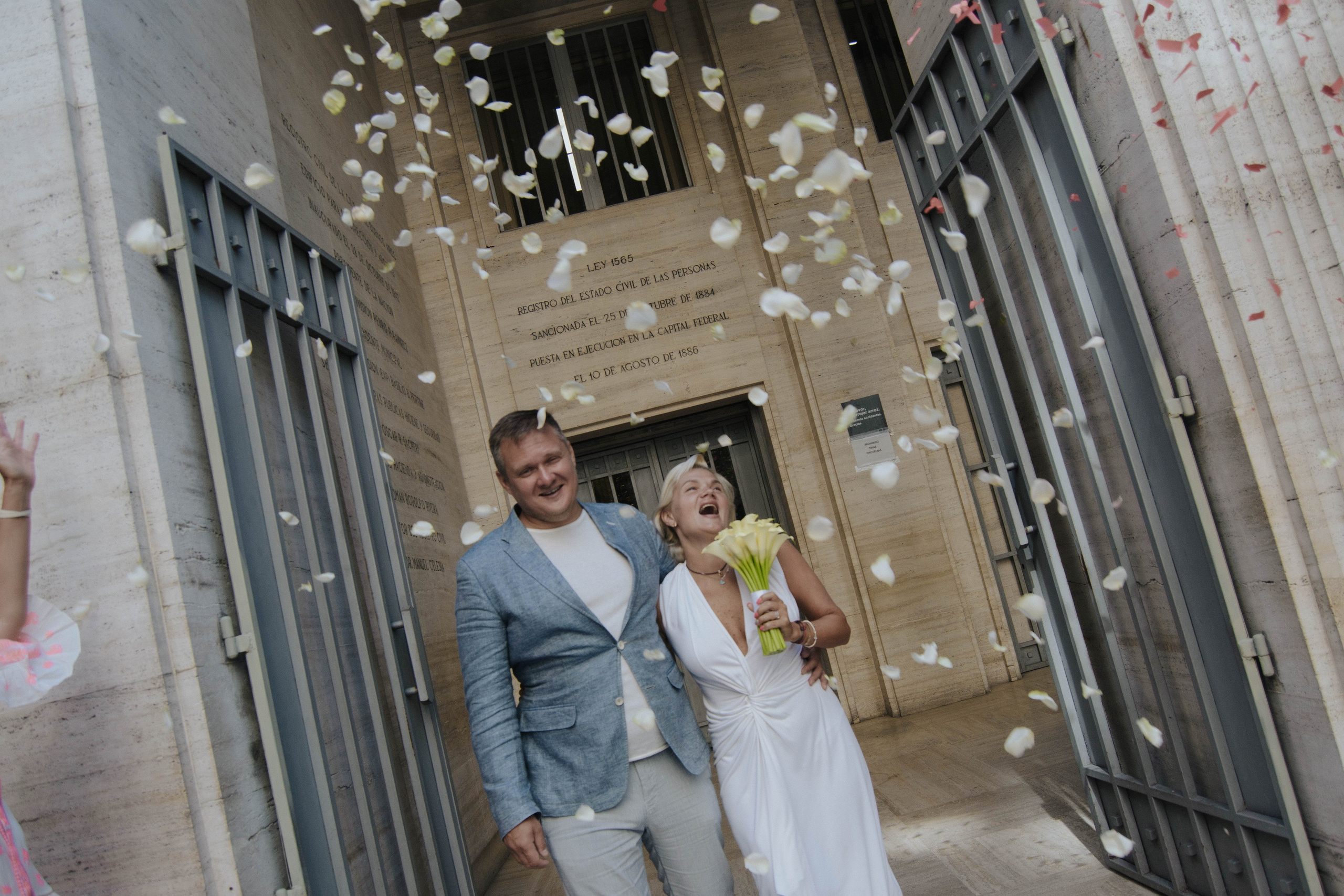 Wedding. Reportage shoots in Buenos Aires. Photographer @elmirkami in the city of Buenos Aires