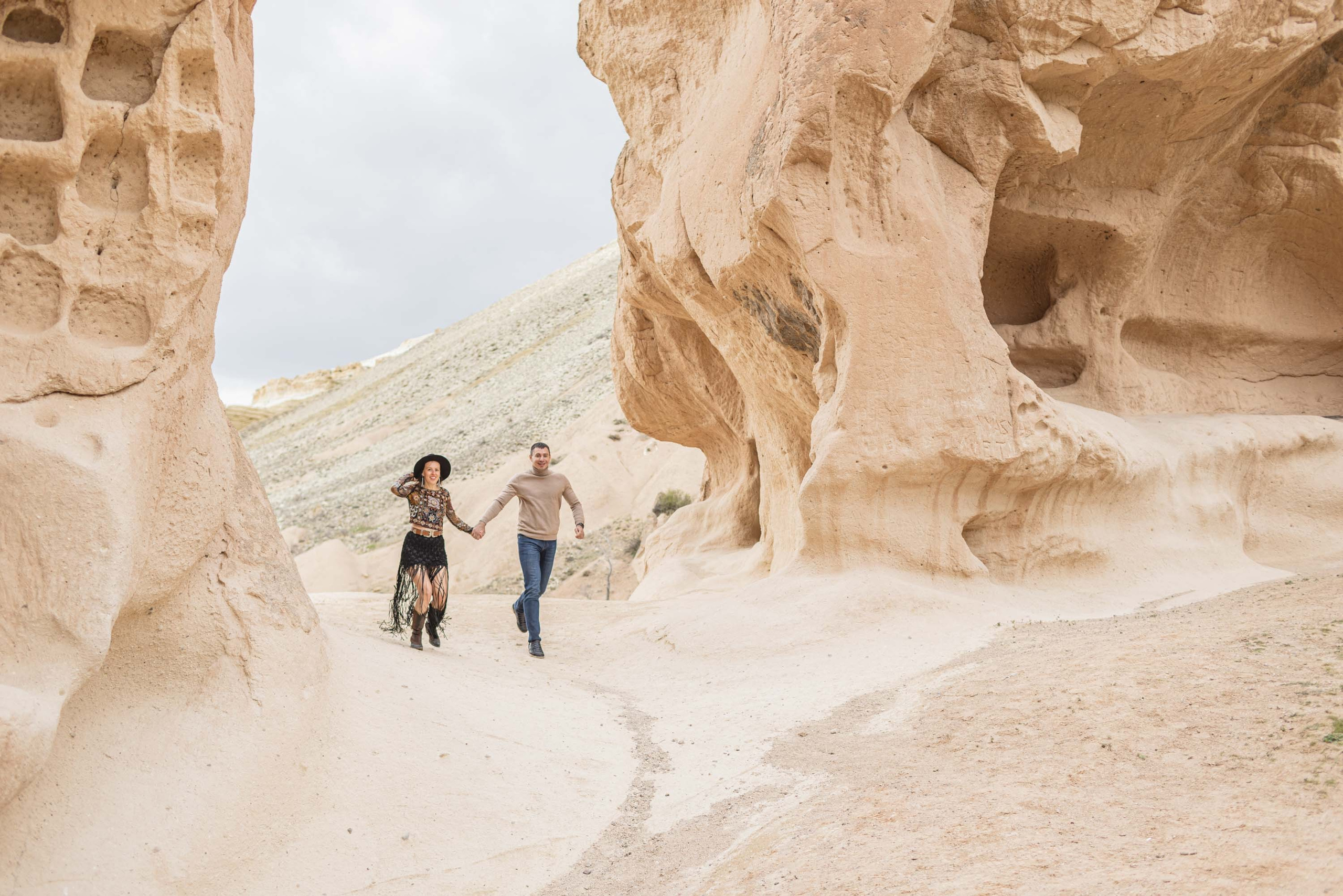 Stylish Photoshoot in the Charming Streets and Valleys of Cappadocia. Julia Ganch I Fashion Wedding Photography I Cappadocia Turkey