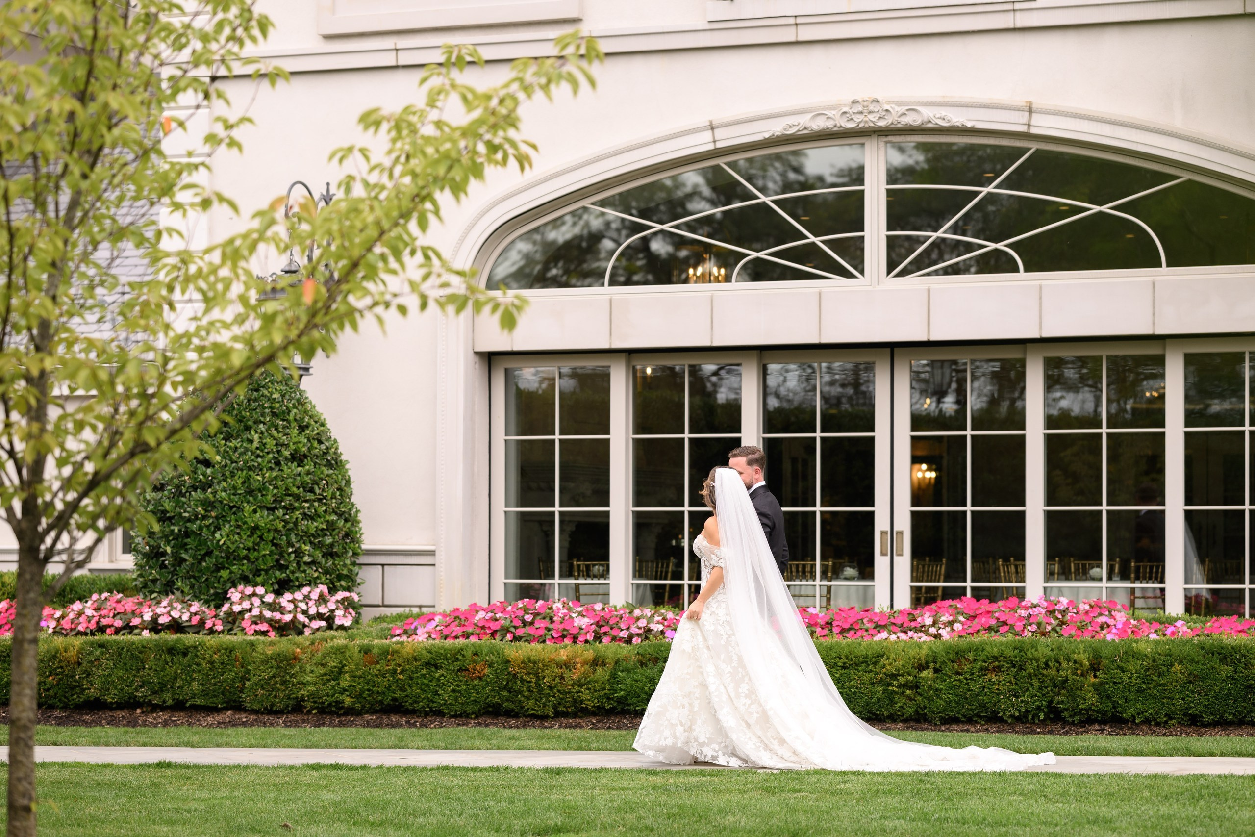 Arianeh & Michael, Park Chateau. Wedding Photo & Video